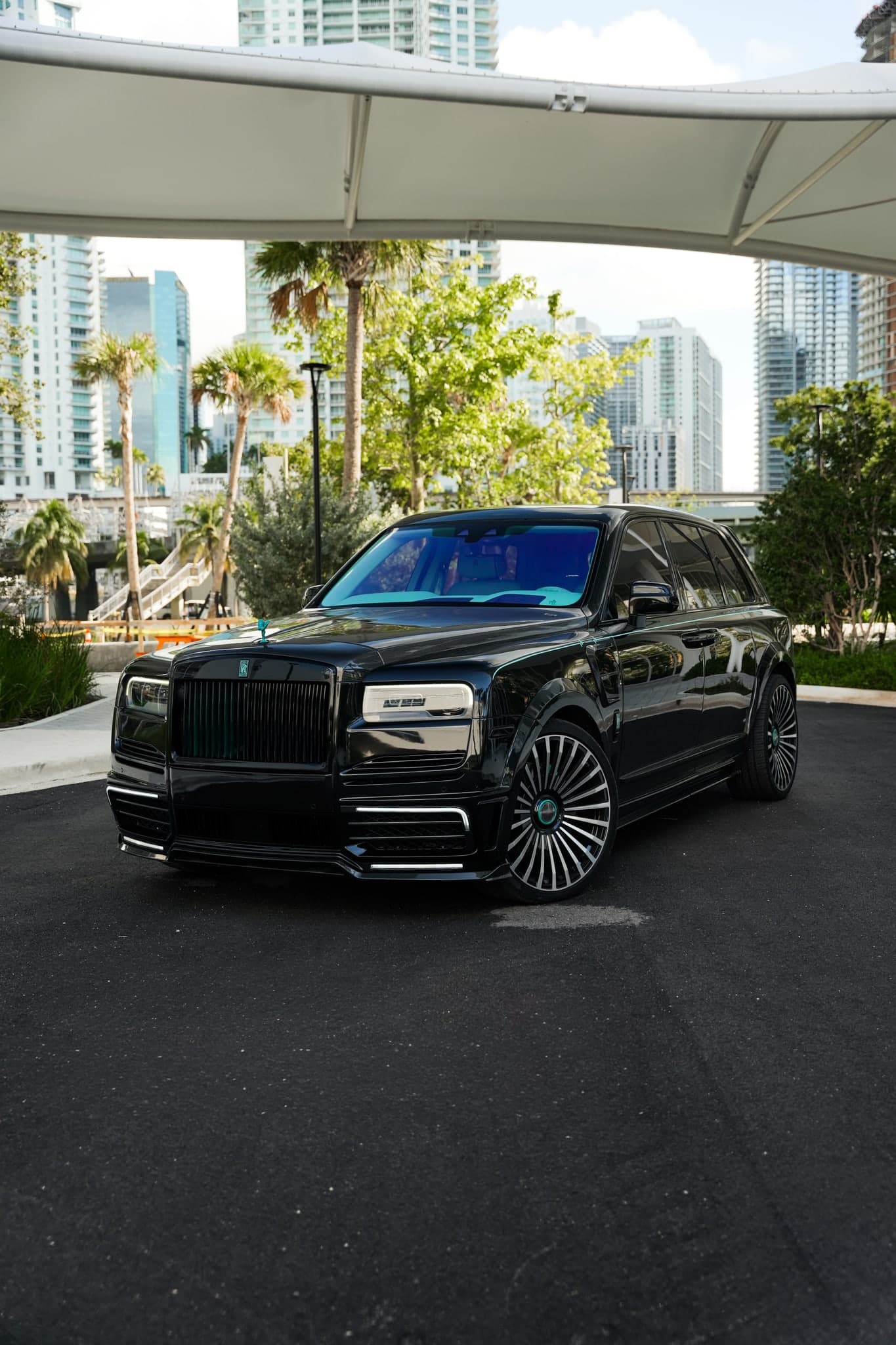 Rolls-Royce Cullinan Widebody, Midnight Black