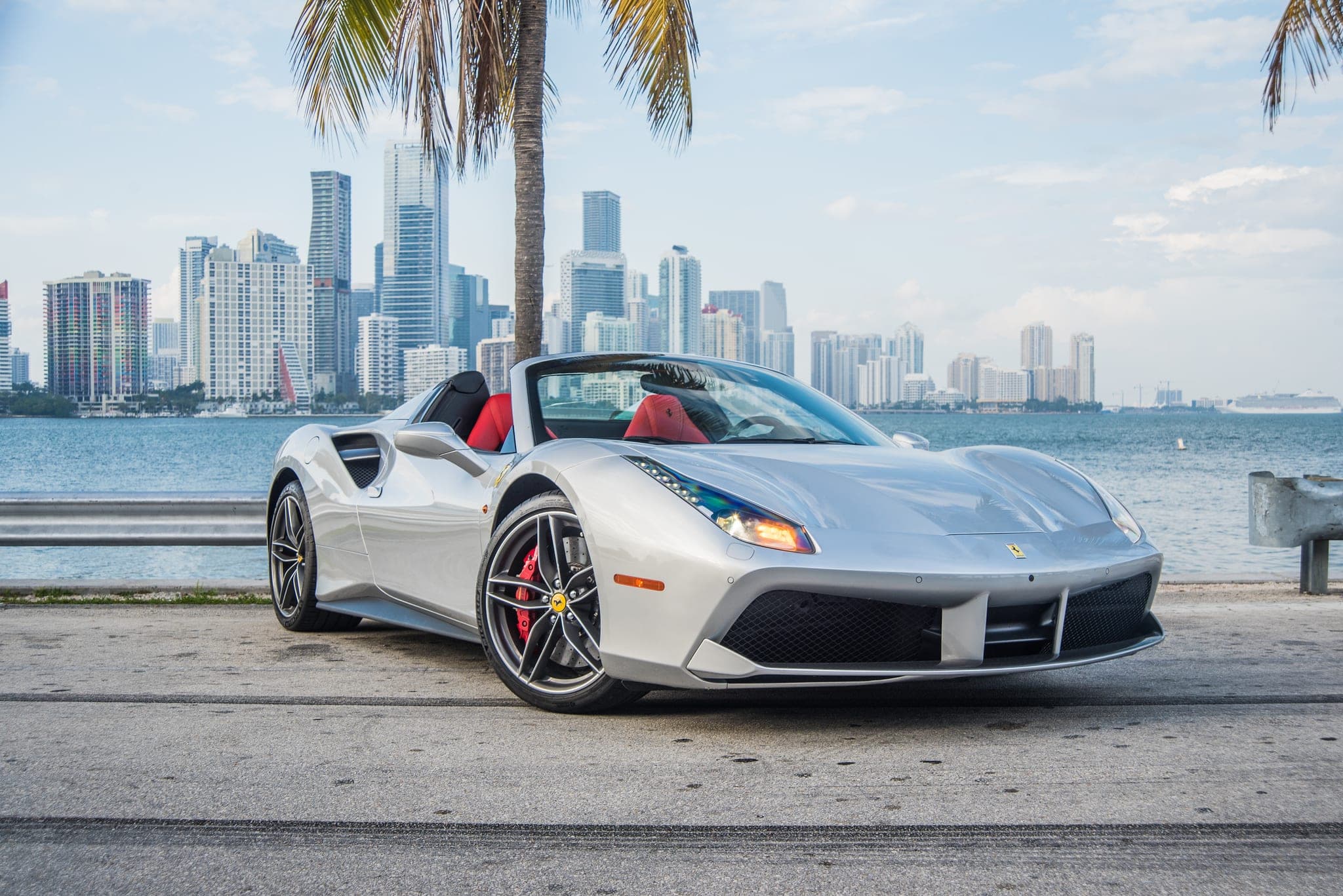 Ferrari 488 Spider, Argento Nürburgring