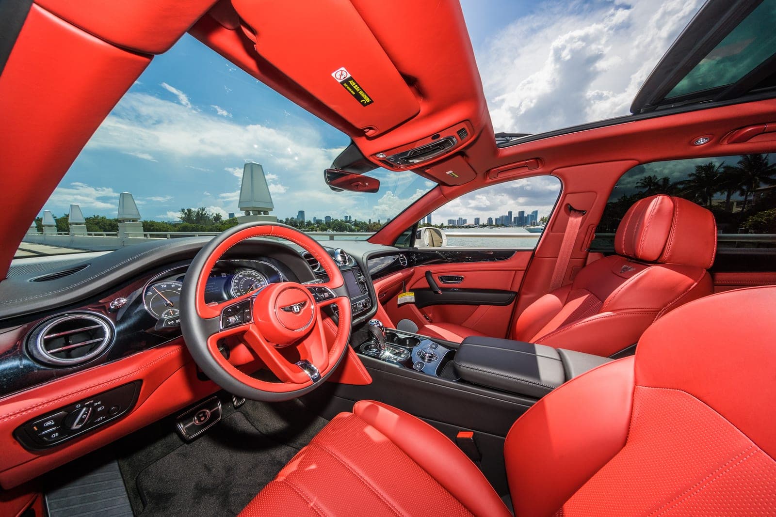 Bentley Bentayga Hybrid, Glacier White, photo 6 of 8