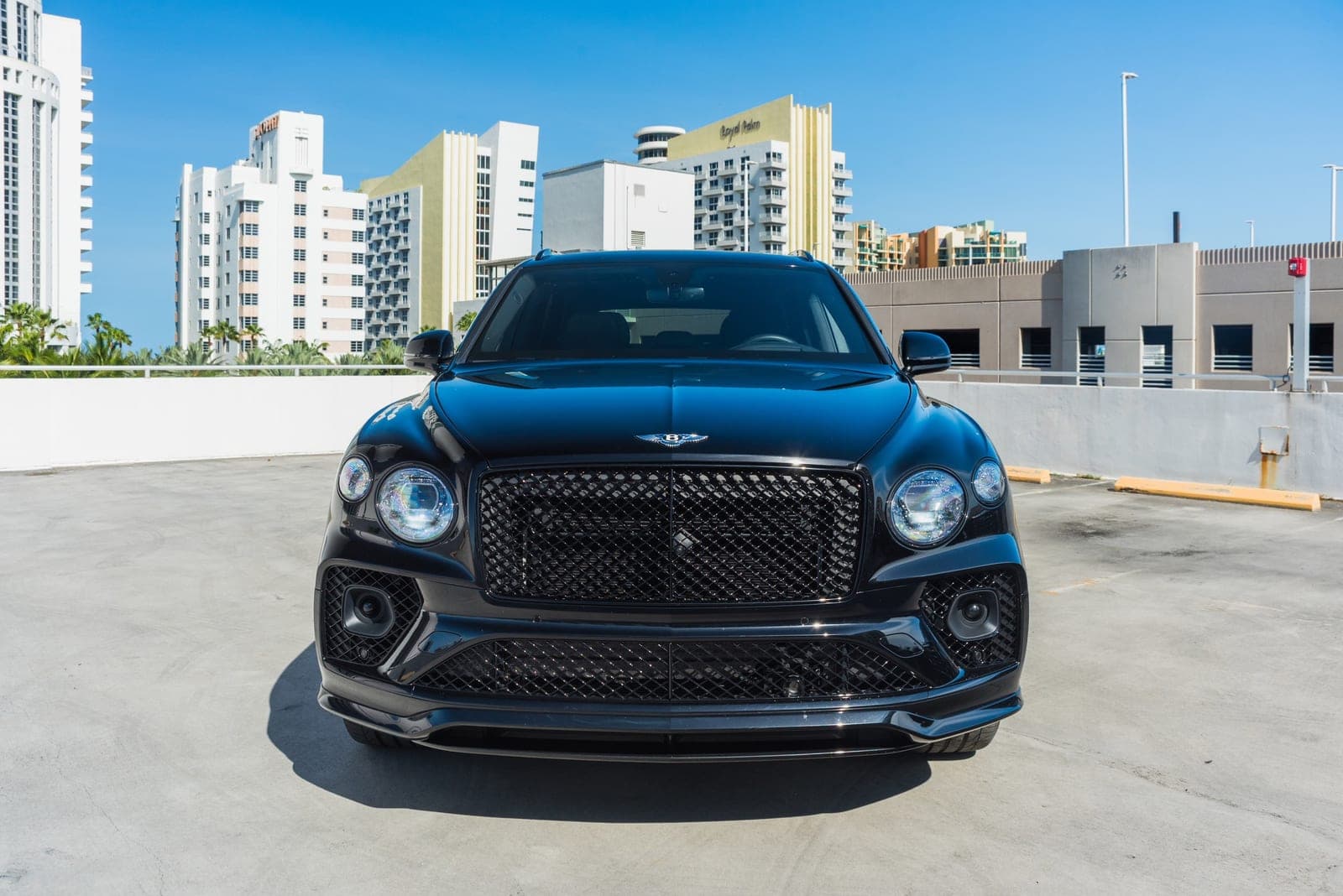 Bentley Bentayga W12 Speed, Black, Orange Accents, photo 2 of 7