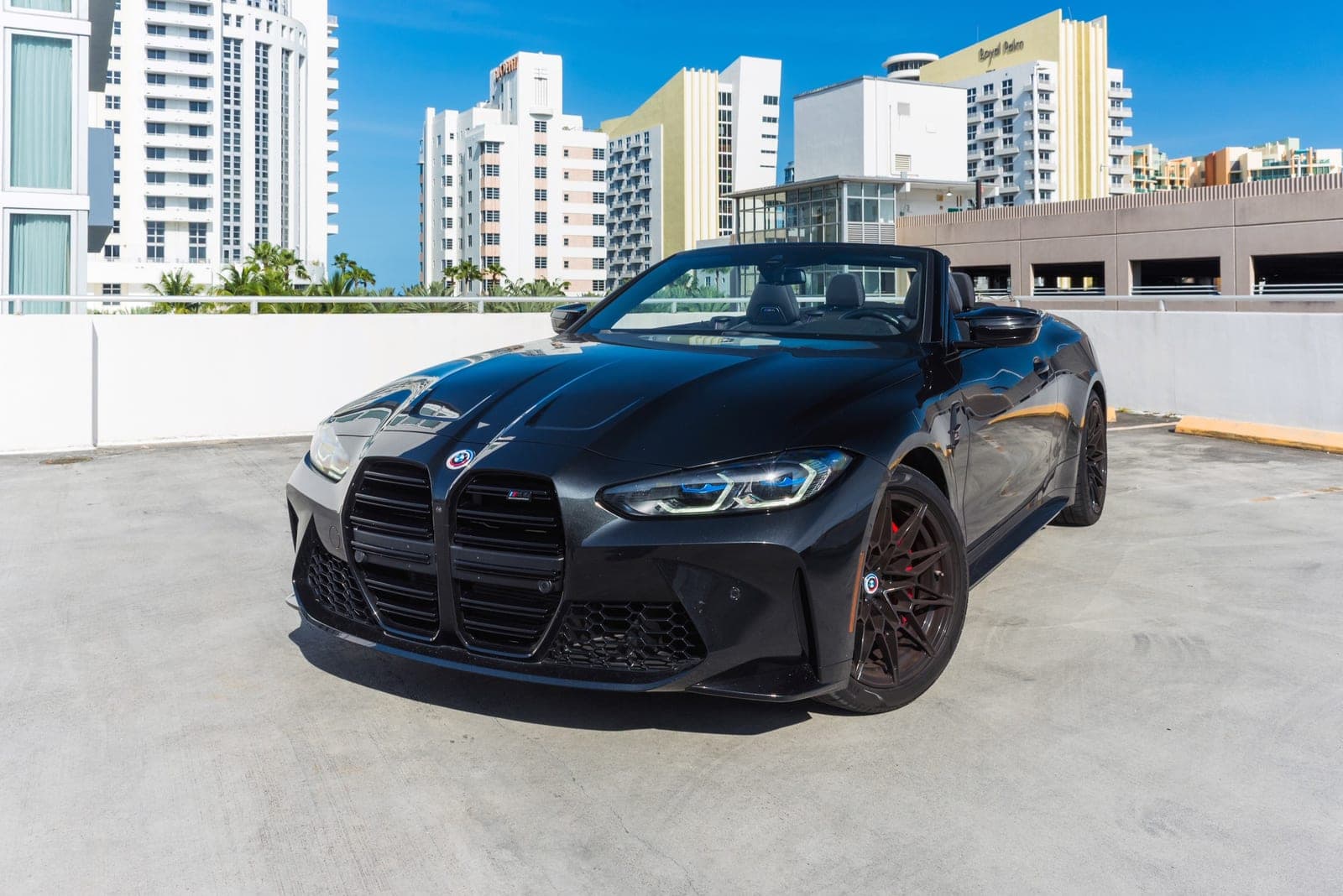 BMW M4 Competition Convertible, Black Sapphire, photo 1 of 7
