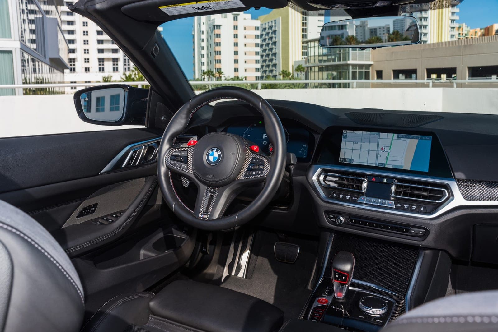 BMW M4 Competition Convertible, Black Sapphire, photo 5 of 7