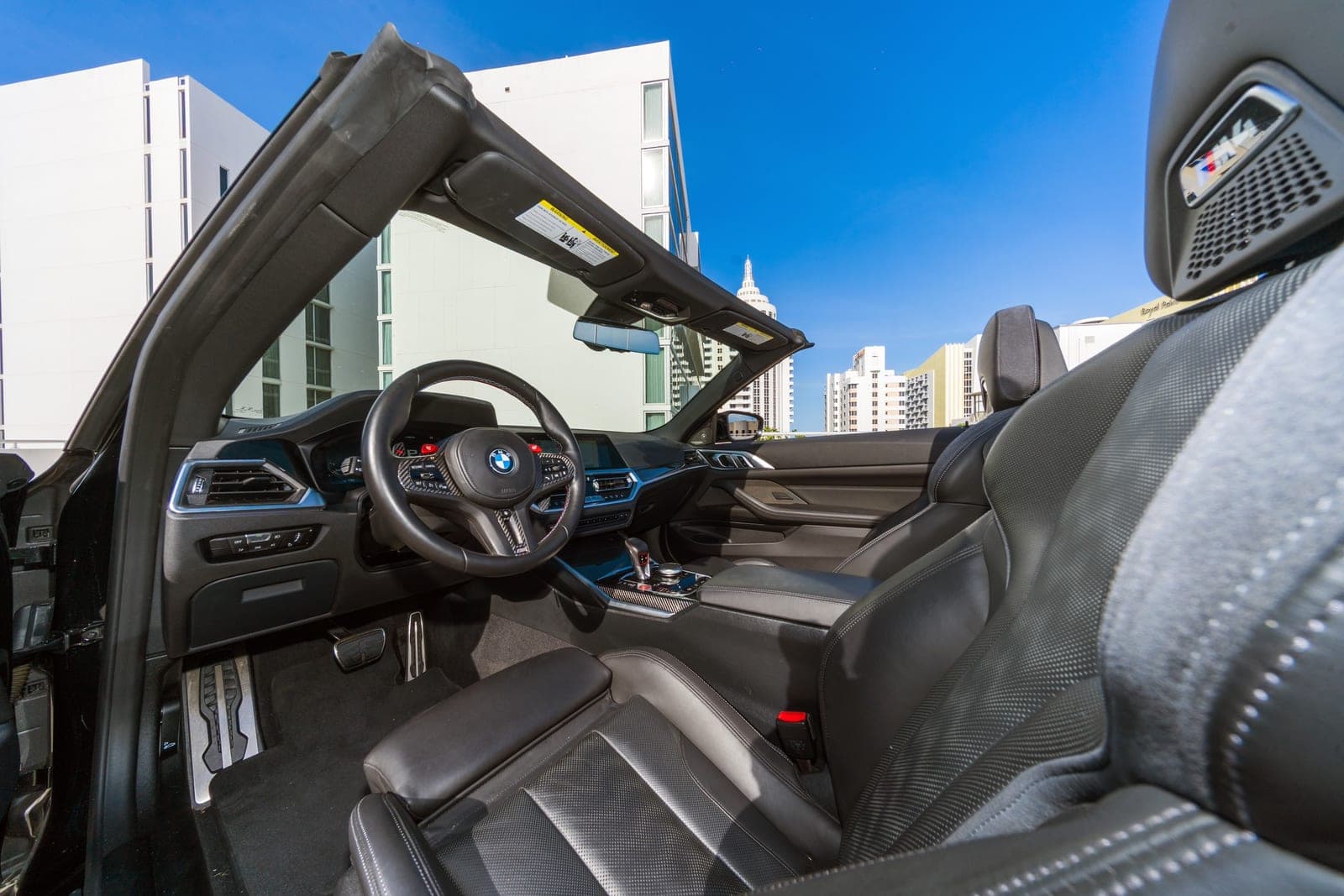 BMW M4 Competition Convertible, Black Sapphire, photo 6 of 7