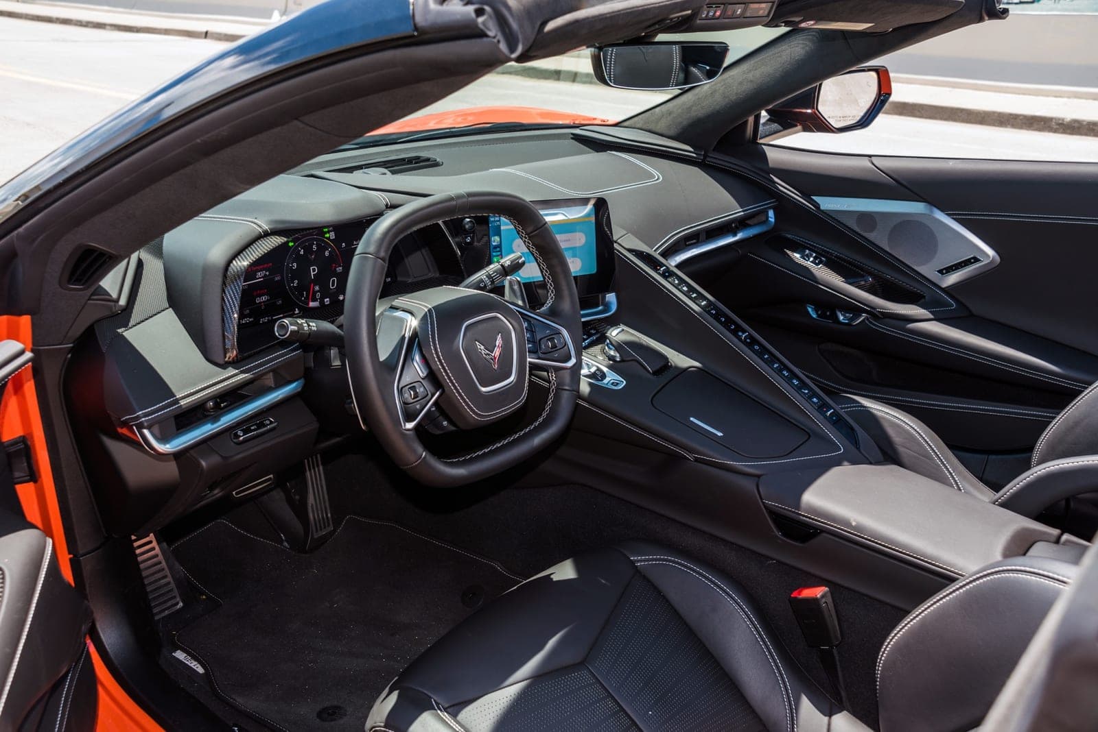 Chevrolet Corvette C8 Convertible, Sebring Orange, photo 5 of 9