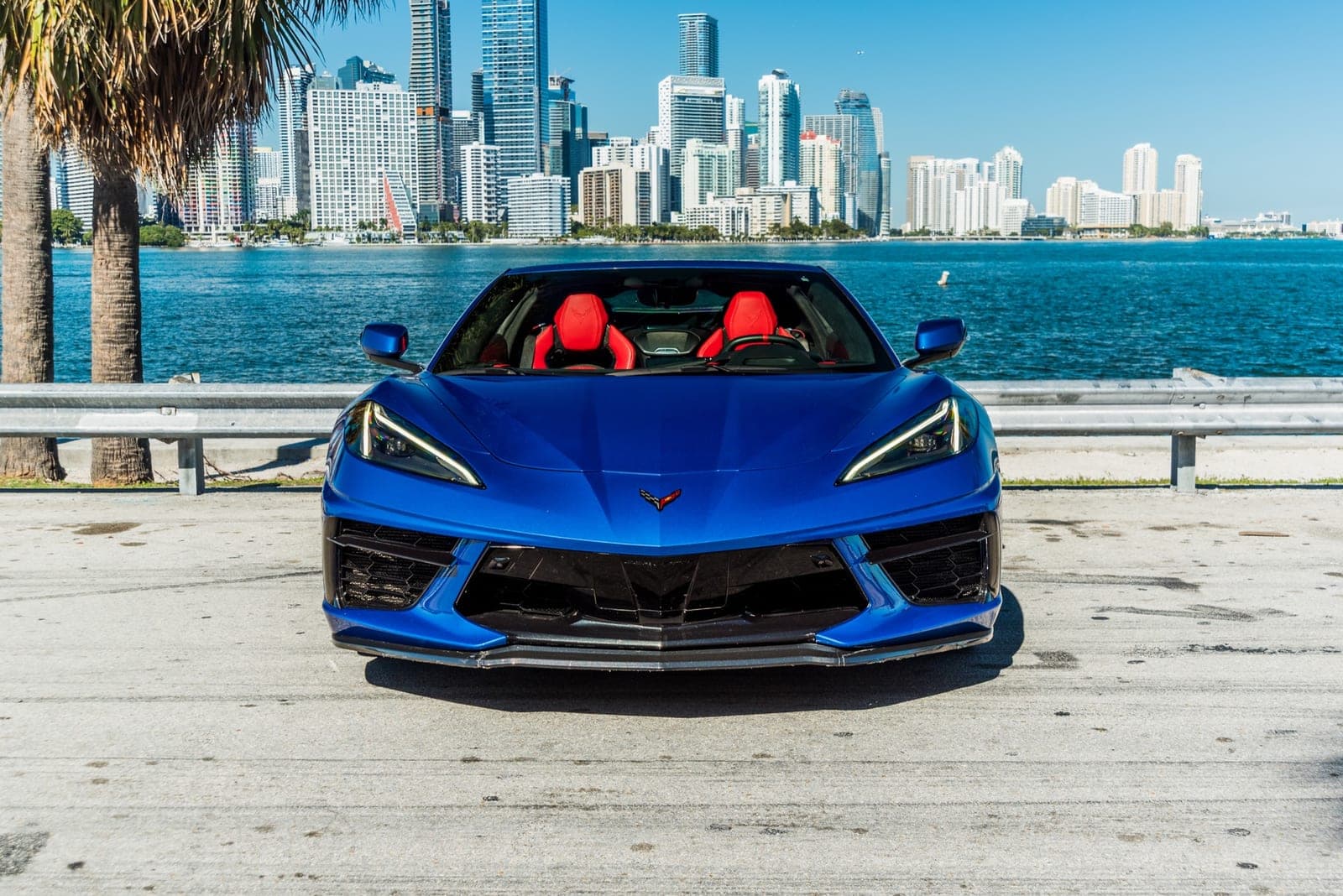 Chevrolet Corvette C8, Rapid Blue over Red, photo 2 of 7