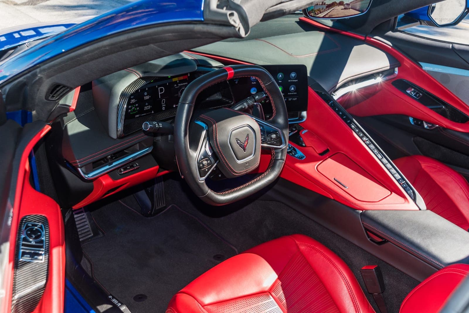 Chevrolet Corvette C8, Rapid Blue over Red, photo 5 of 7