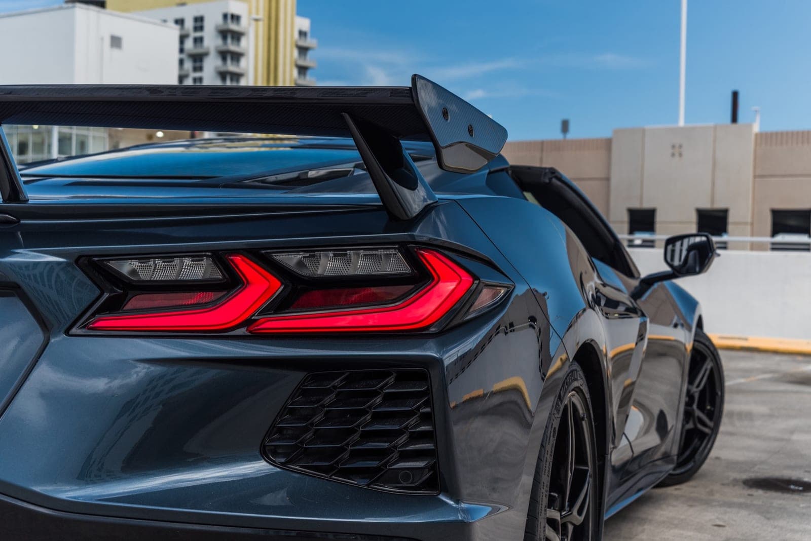 Chevrolet Corvette C8, Hypersonic Grey, photo 3 of 7