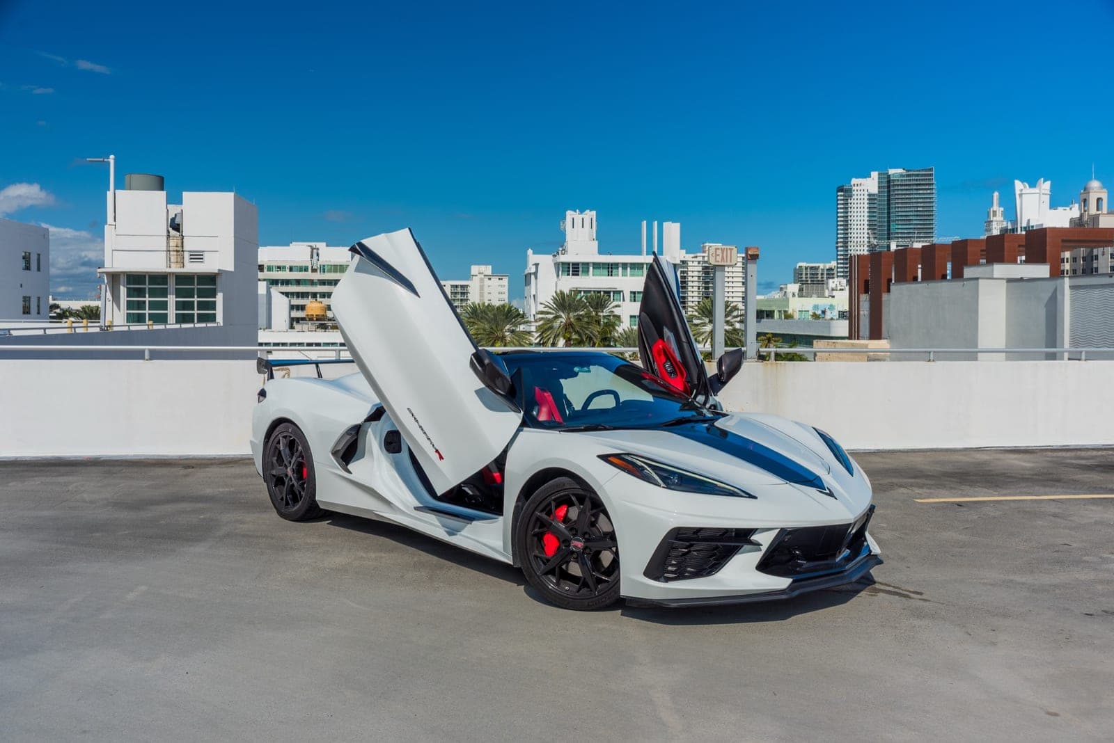 Chevrolet Corvette C8 Convertible, Arctic White over Red, photo 1 of 7