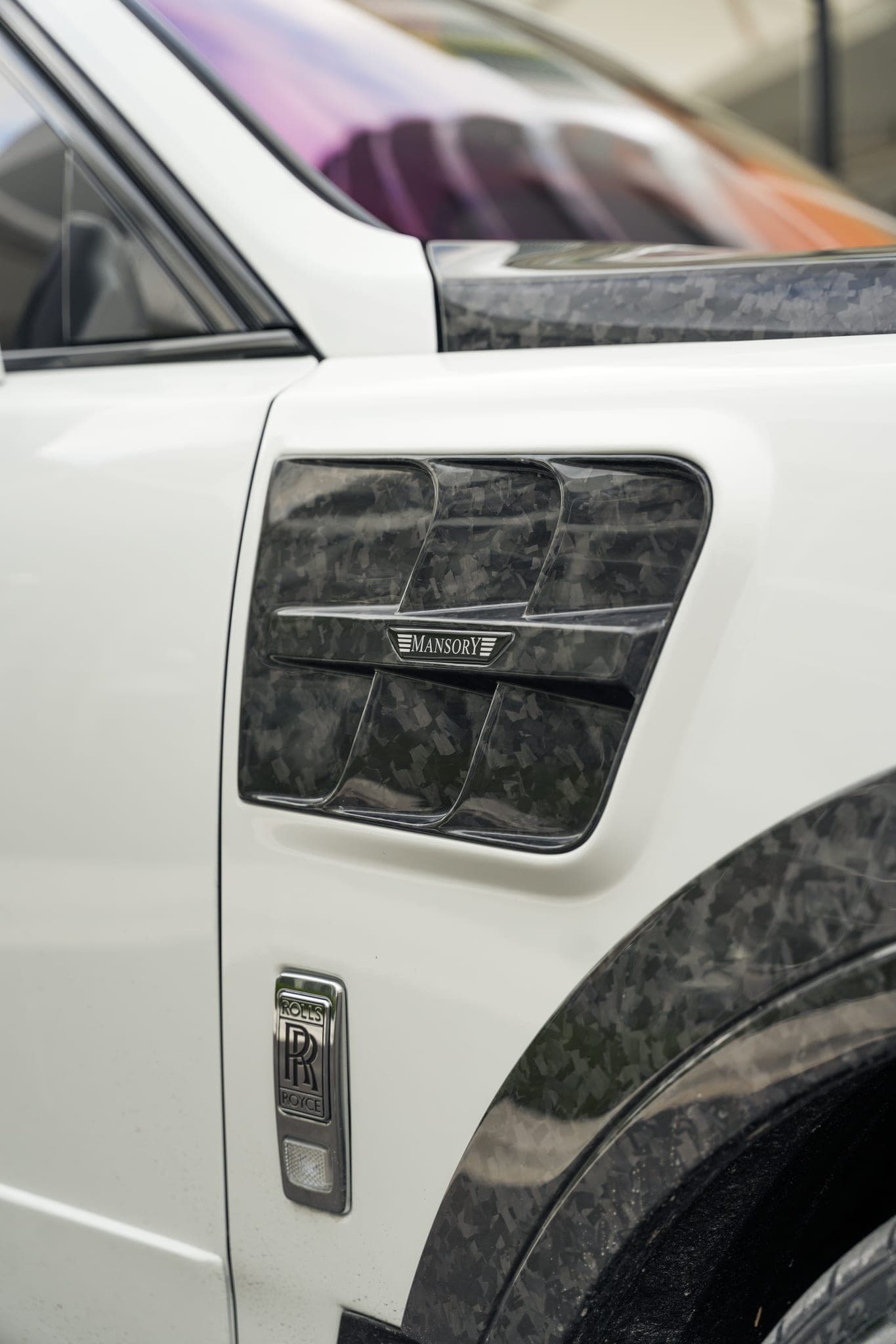 Rolls-Royce Cullinan Widebody, Ghost White, photo 7 of 9