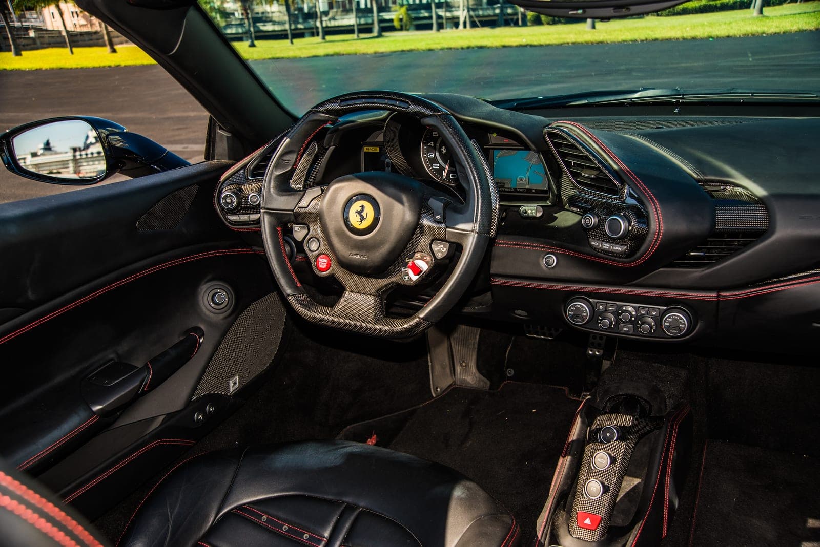 Ferrari 488 Spider, Nero Daytona, photo 6 of 8