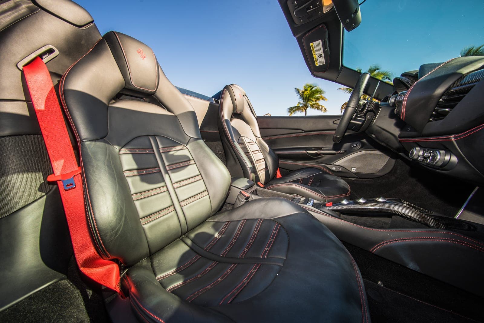 Ferrari 488 Spider, Nero Daytona, photo 8 of 8