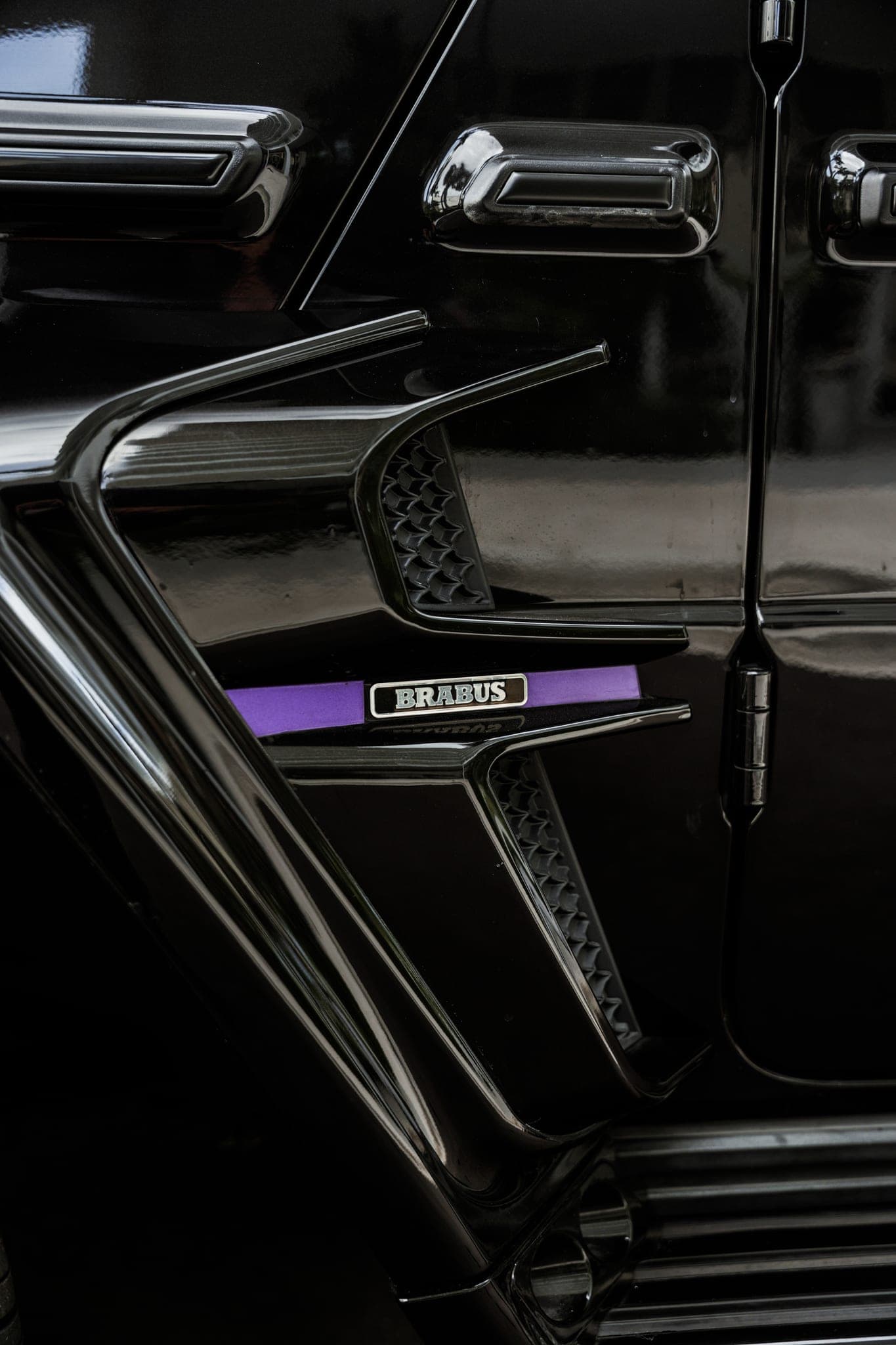 Mercedes-Benz G63 Brabus, Obsidian Black, photo 5 of 7