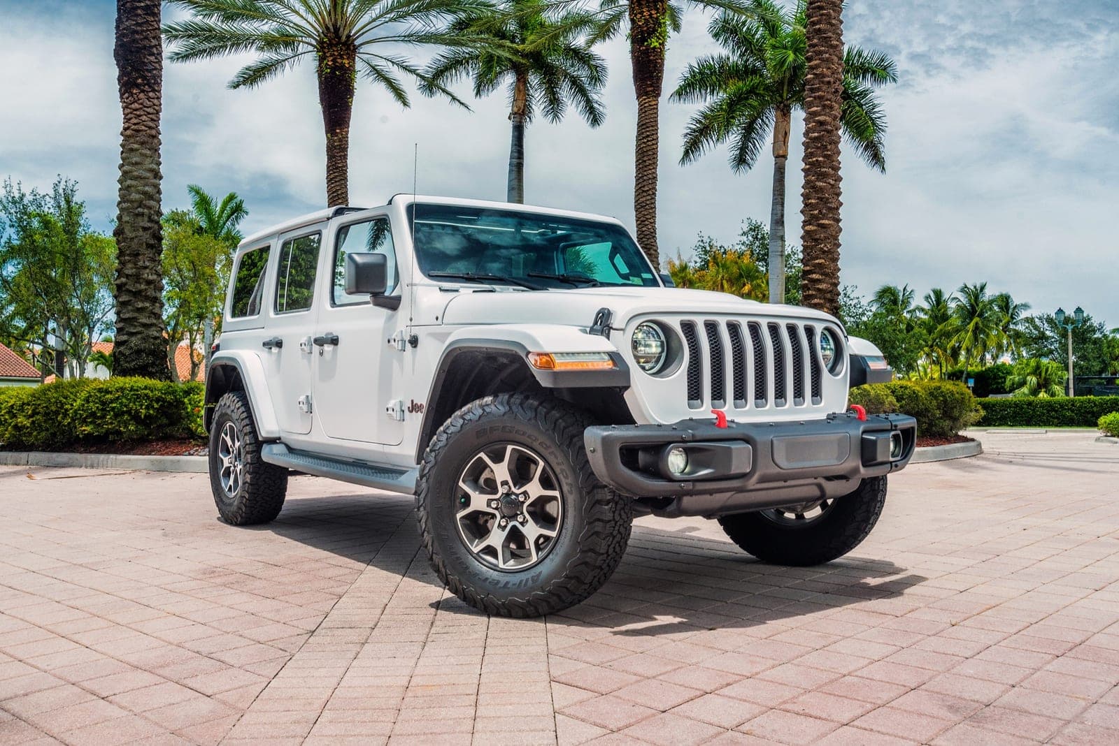 Jeep Wrangler JL, White Wrap, photo 2 of 9