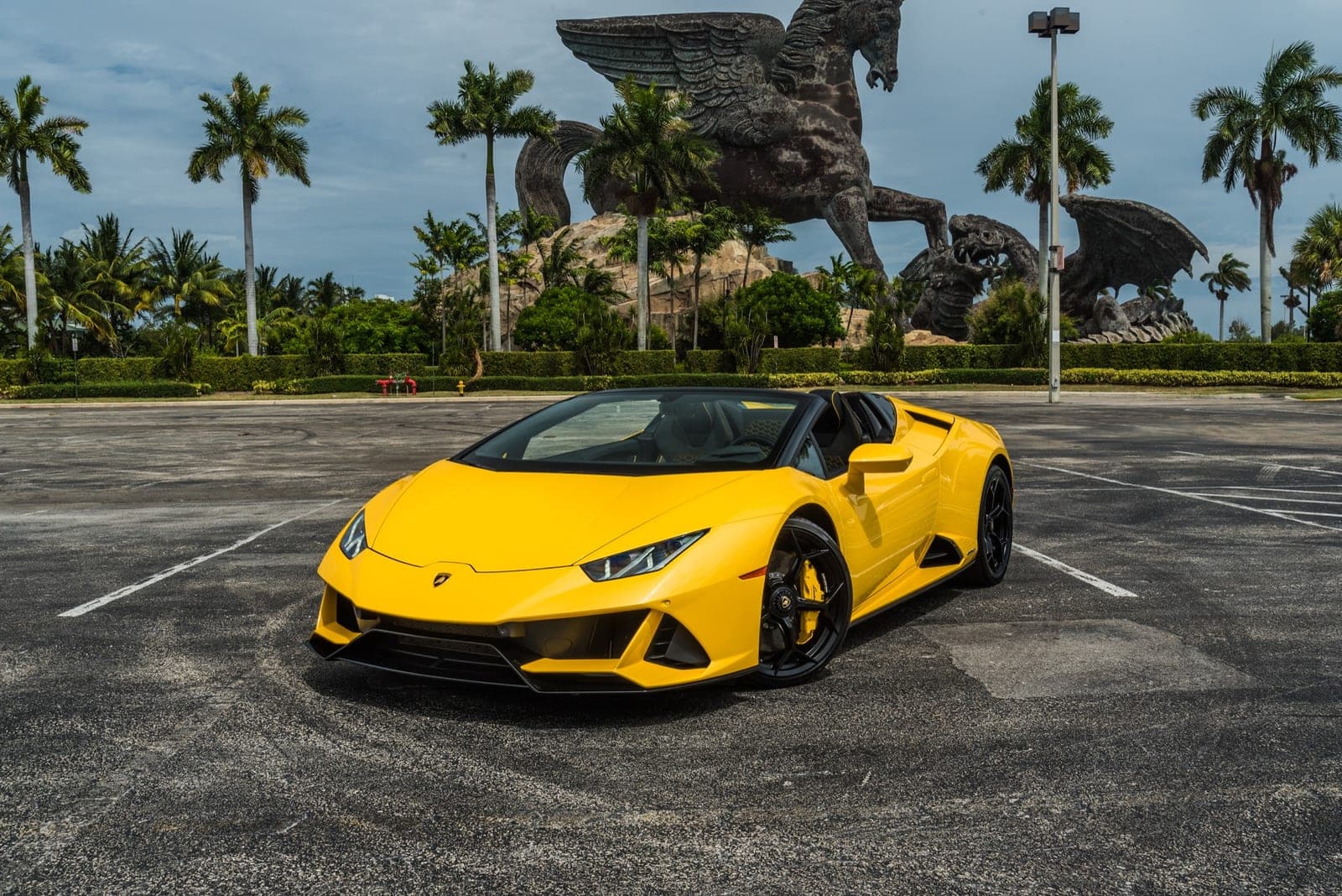 Lamborghini Huracán EVO, Giallo Inti, photo 1 of 11