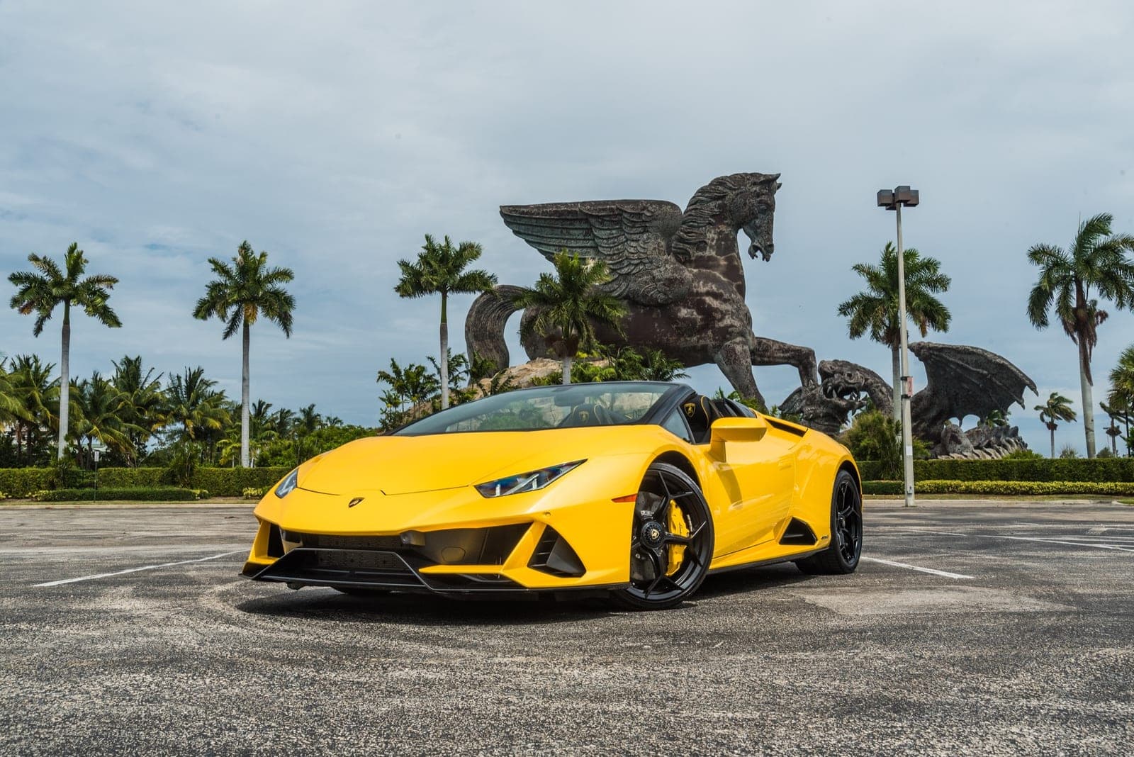Lamborghini Huracán EVO, Giallo Inti, photo 2 of 11