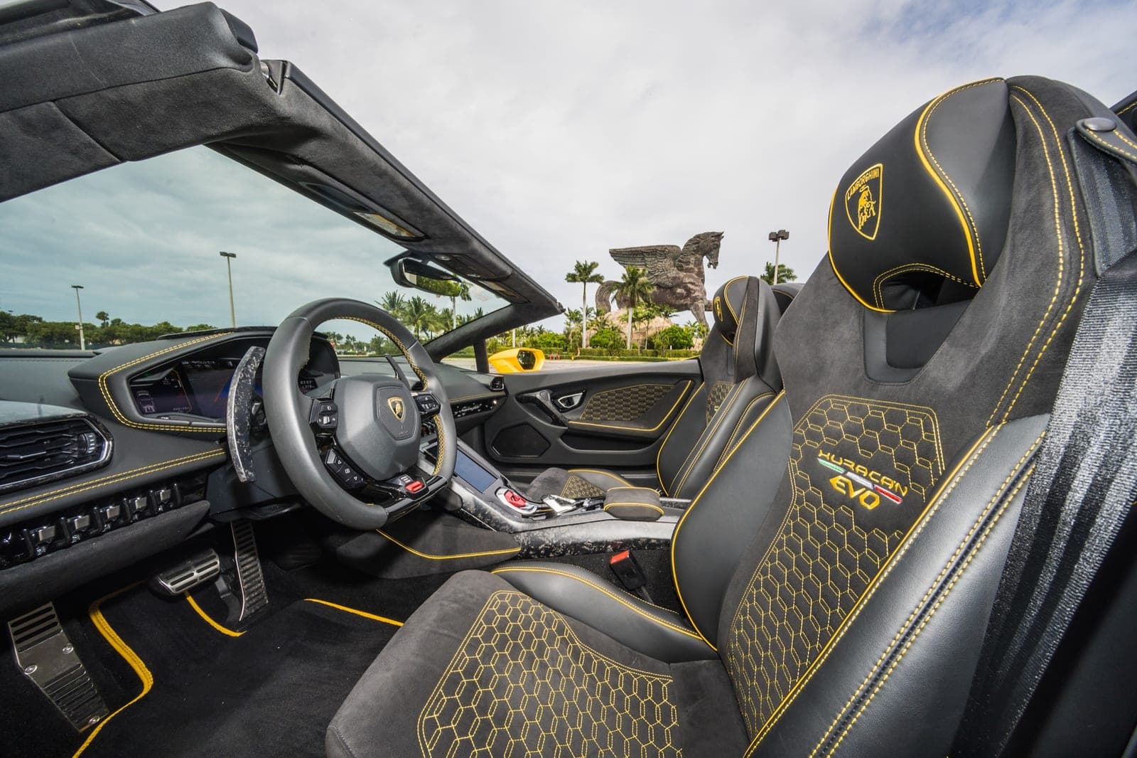 Lamborghini Huracán EVO, Giallo Inti, photo 10 of 11