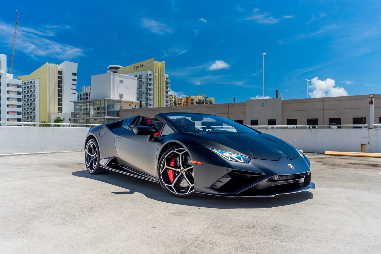 Lamborghini Huracán EVO Spyder, Nero Nemesis over Rosso, photo 1 of 10