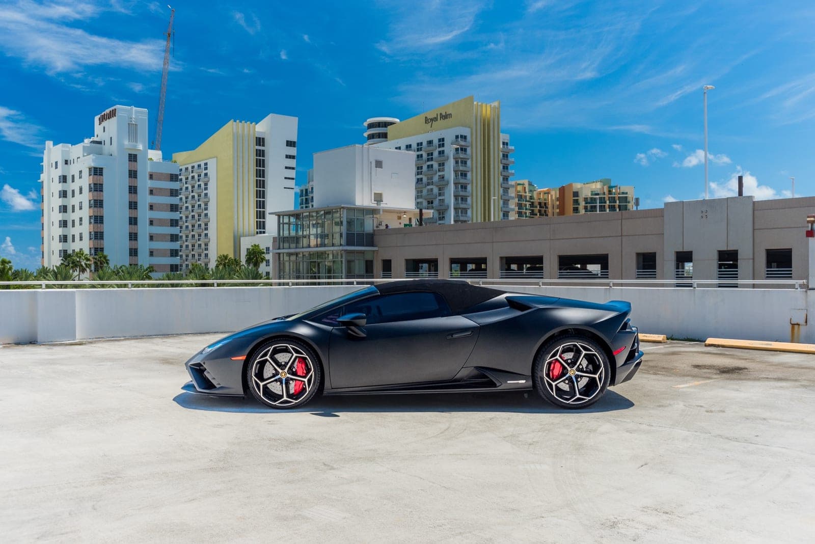 Lamborghini Huracán EVO Spyder, Nero Nemesis over Rosso, photo 5 of 10