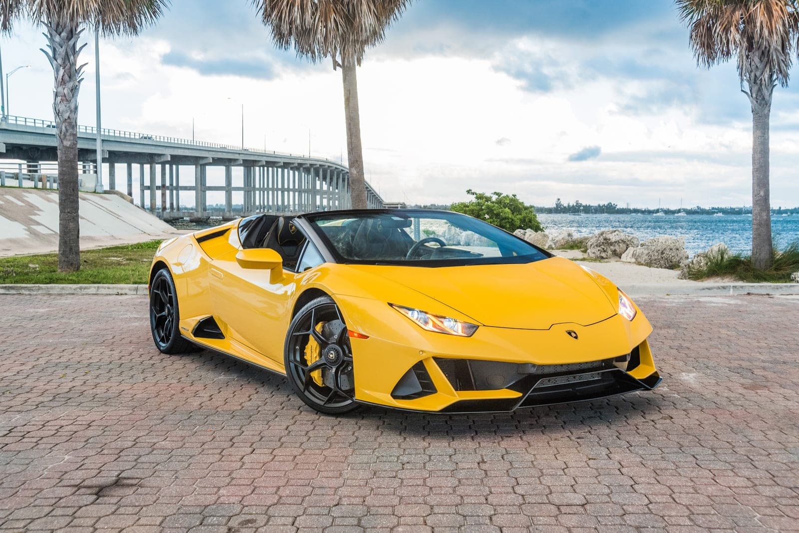 Lamborghini Huracán EVO Spyder, Giallo Belenus, photo 1 of 12