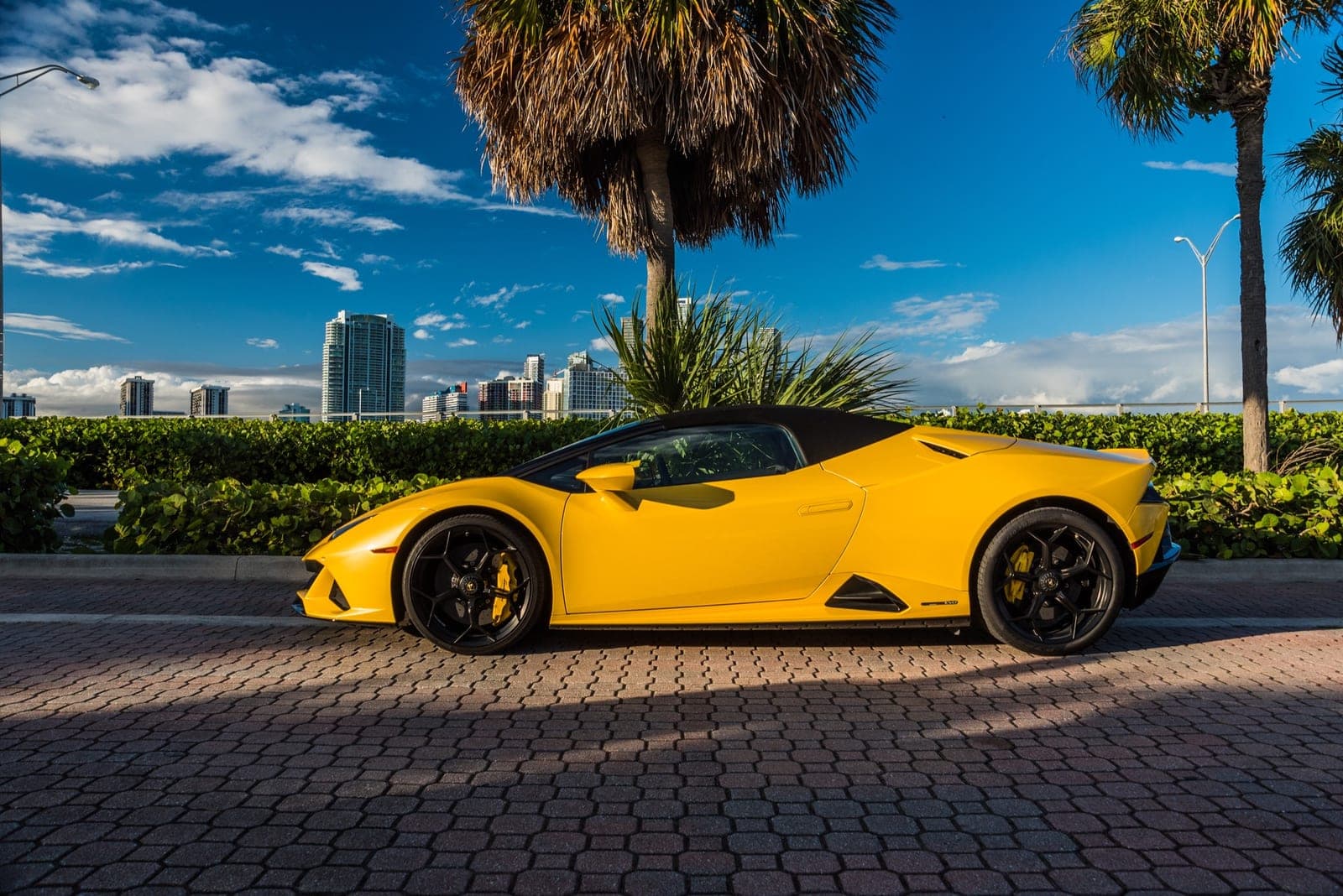 Lamborghini Huracán EVO Spyder, Giallo Belenus, photo 6 of 12