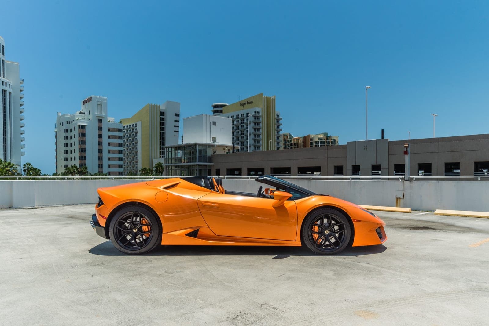 Lamborghini Huracán, Arancio over Nero, photo 4 of 11