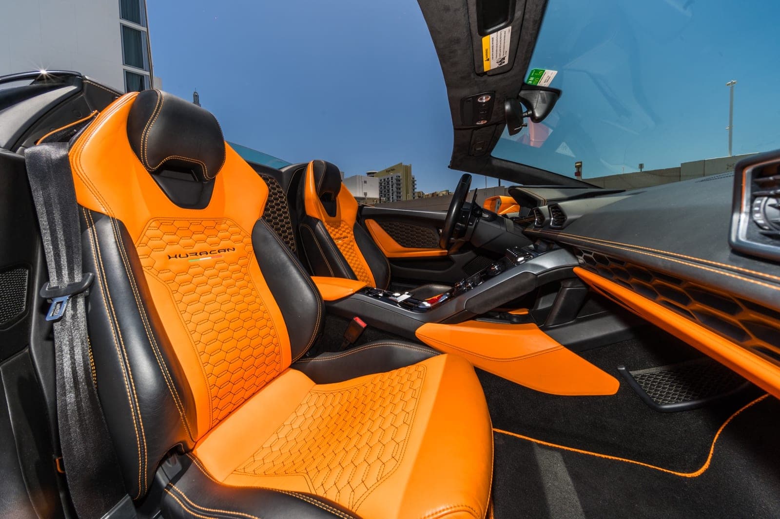 Lamborghini Huracán, Arancio over Nero, photo 10 of 11