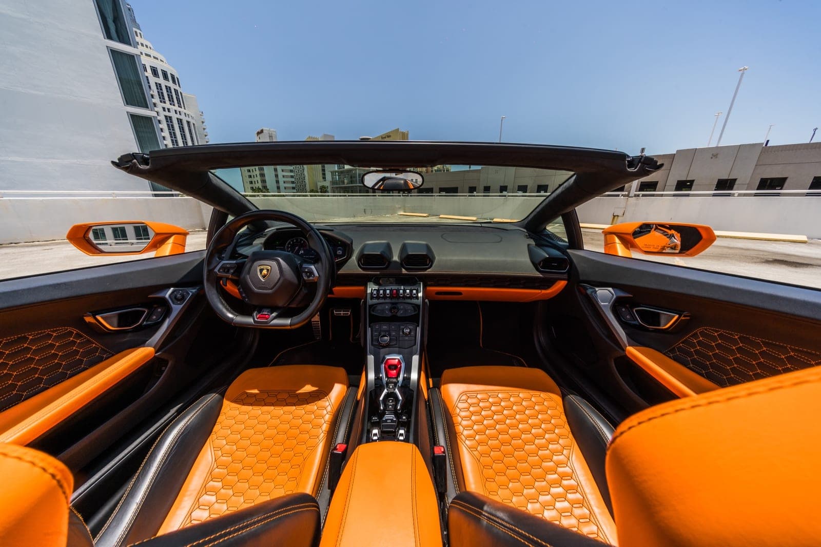 Lamborghini Huracán, Arancio over Nero, photo 11 of 11