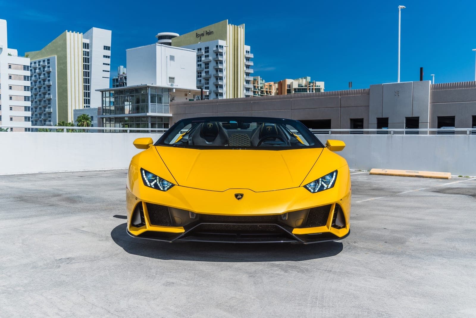 Lamborghini Huracán, Giallo Midas over Nero, photo 2 of 11