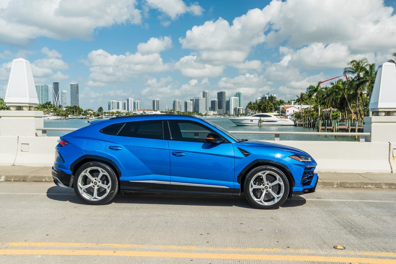 Lamborghini Urus, Blu Eleos, photo 2 of 10