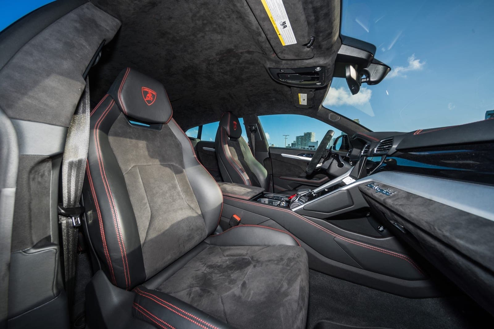 Lamborghini Urus, Rosso Anteros over Nero, photo 9 of 12