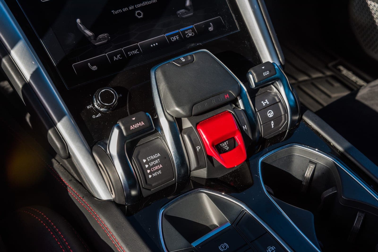 Lamborghini Urus, Rosso Anteros over Nero, photo 12 of 12