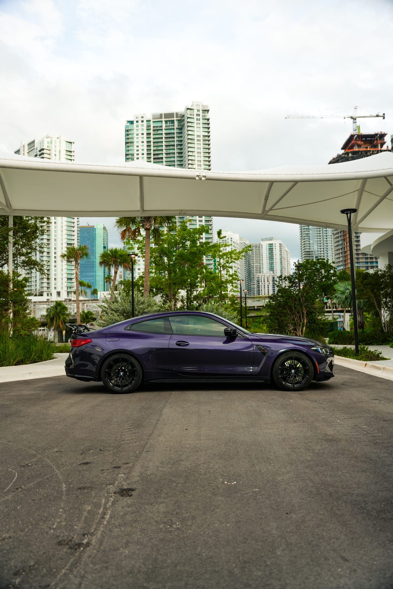 BMW M4 Competition, Individual Violet, photo 2 of 11
