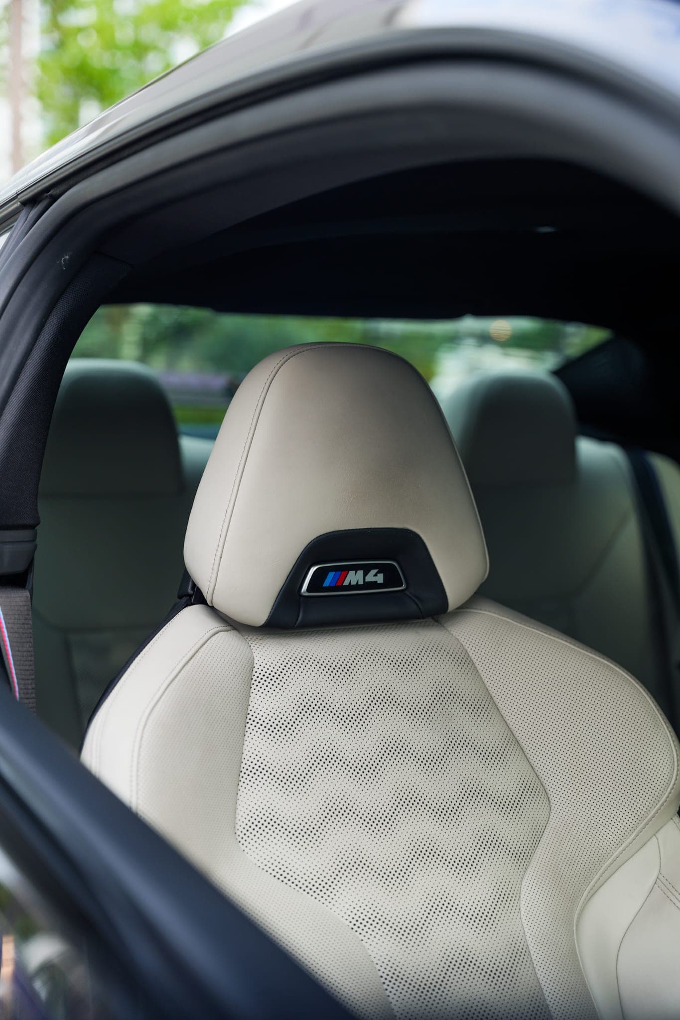 BMW M4 Competition, Individual Violet, photo 7 of 11