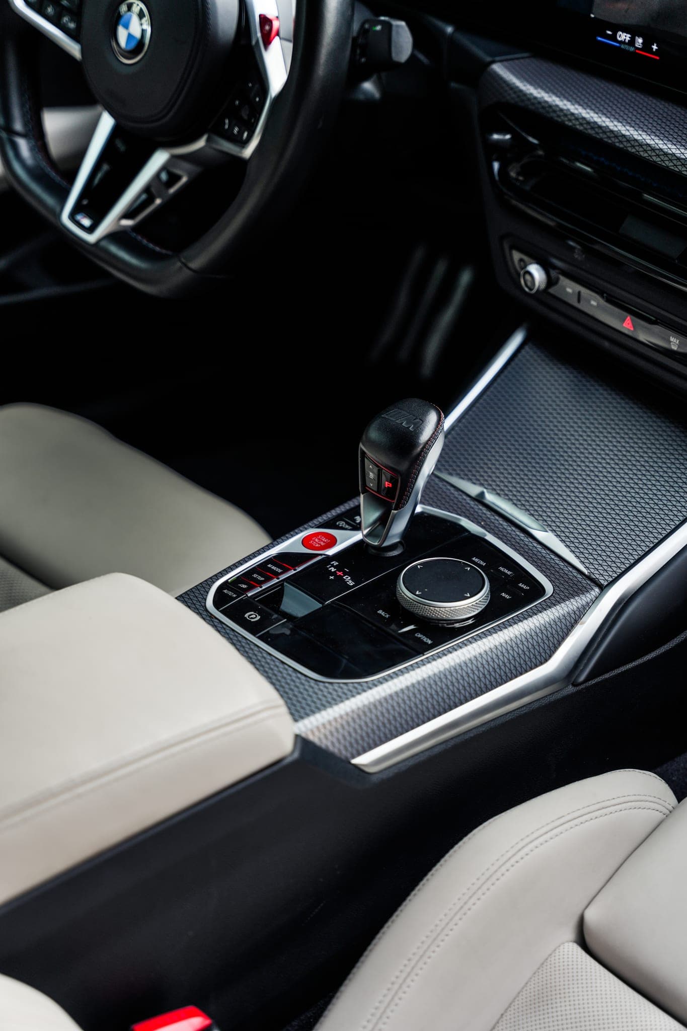 BMW M4 Competition, Individual Violet, photo 8 of 11