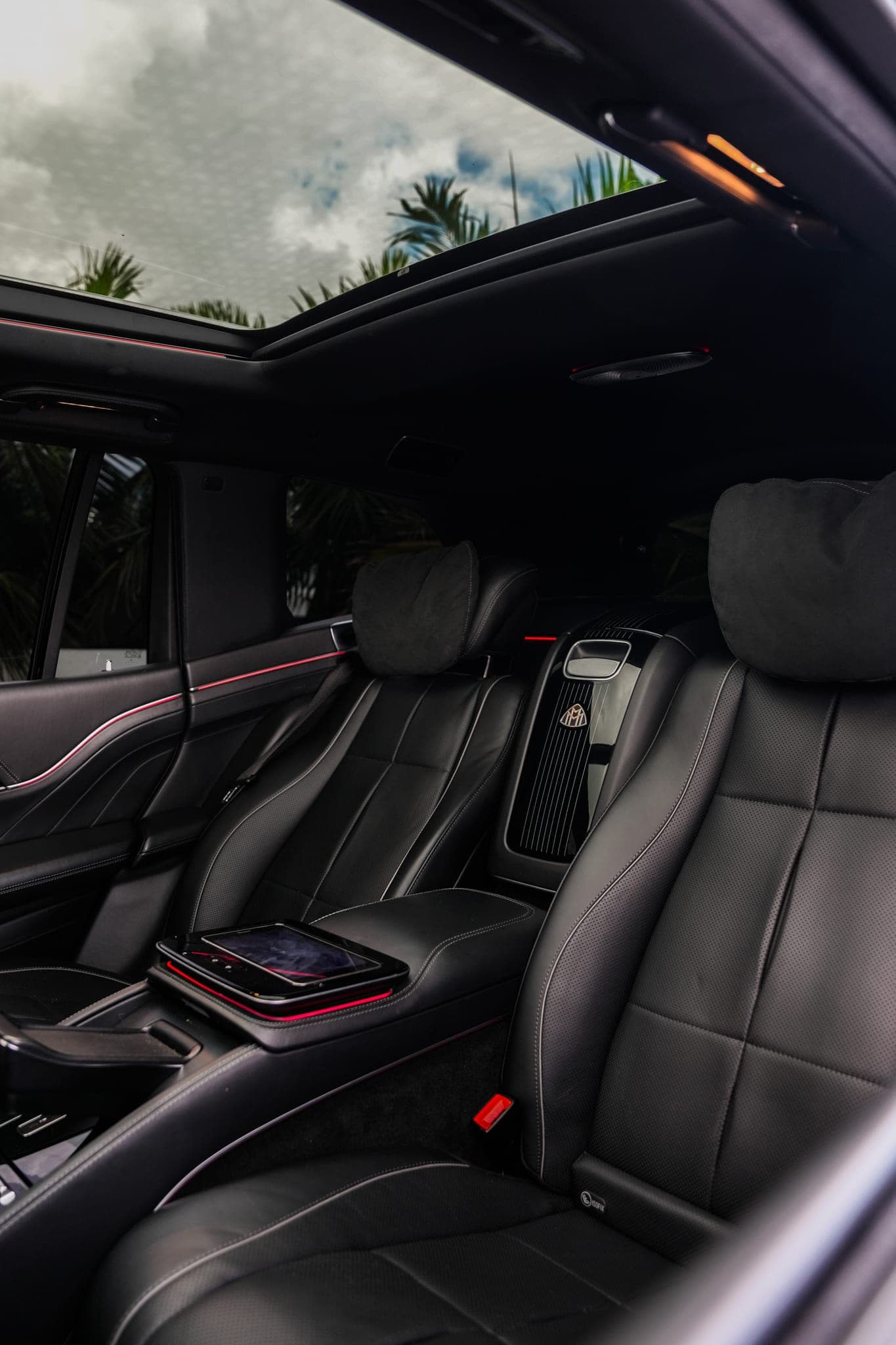 Mercedes-Maybach GLS 600, Matte Black, photo 3 of 7
