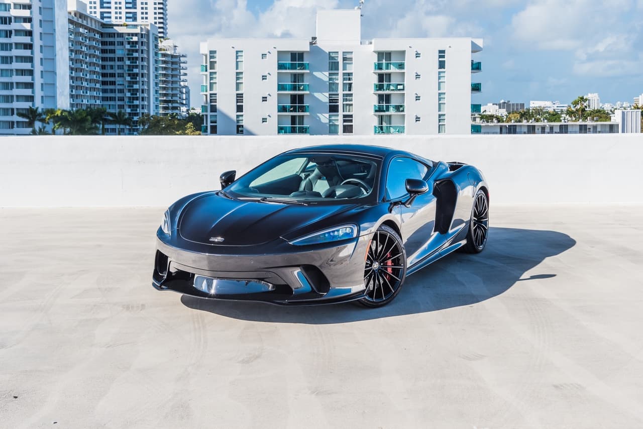 McLaren GT, Onyx Black, photo 1 of 11
