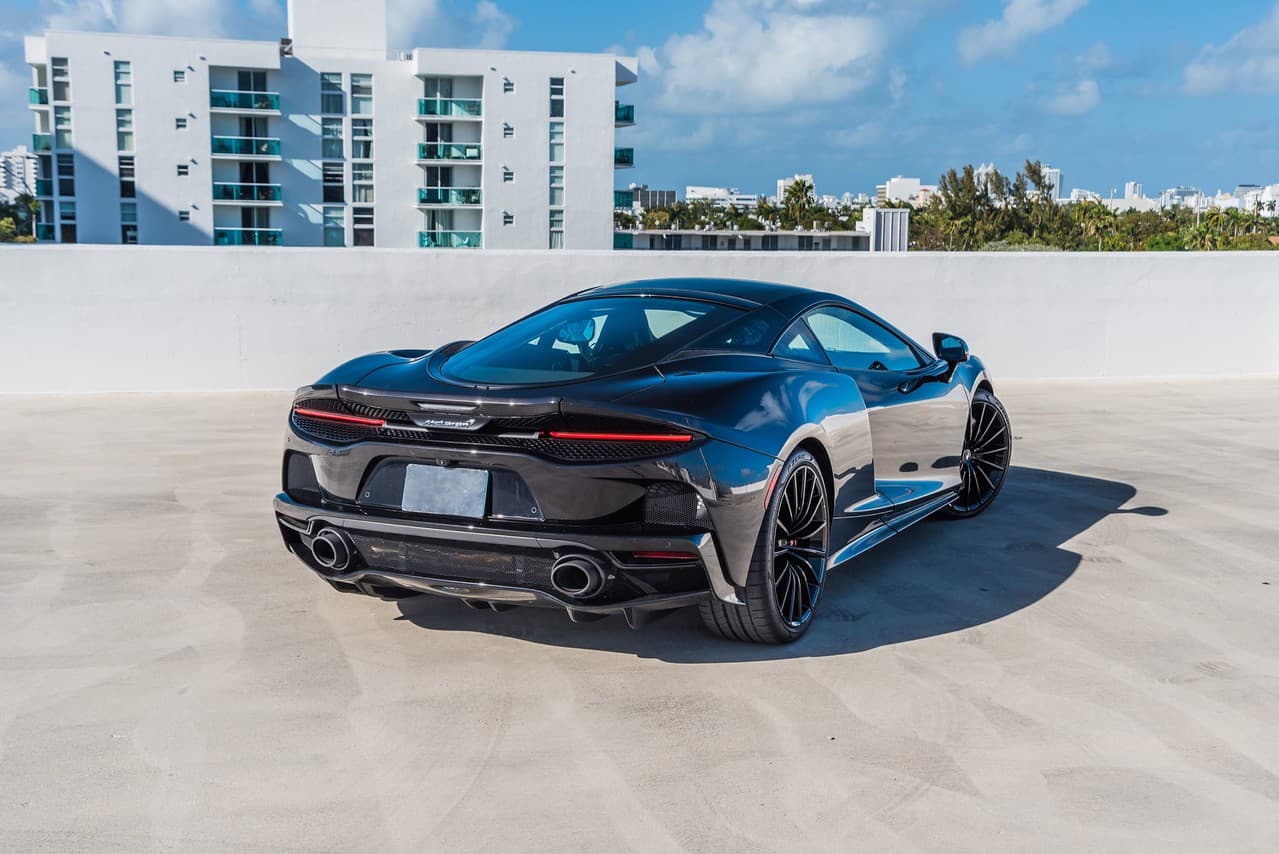 McLaren GT, Onyx Black, photo 5 of 11
