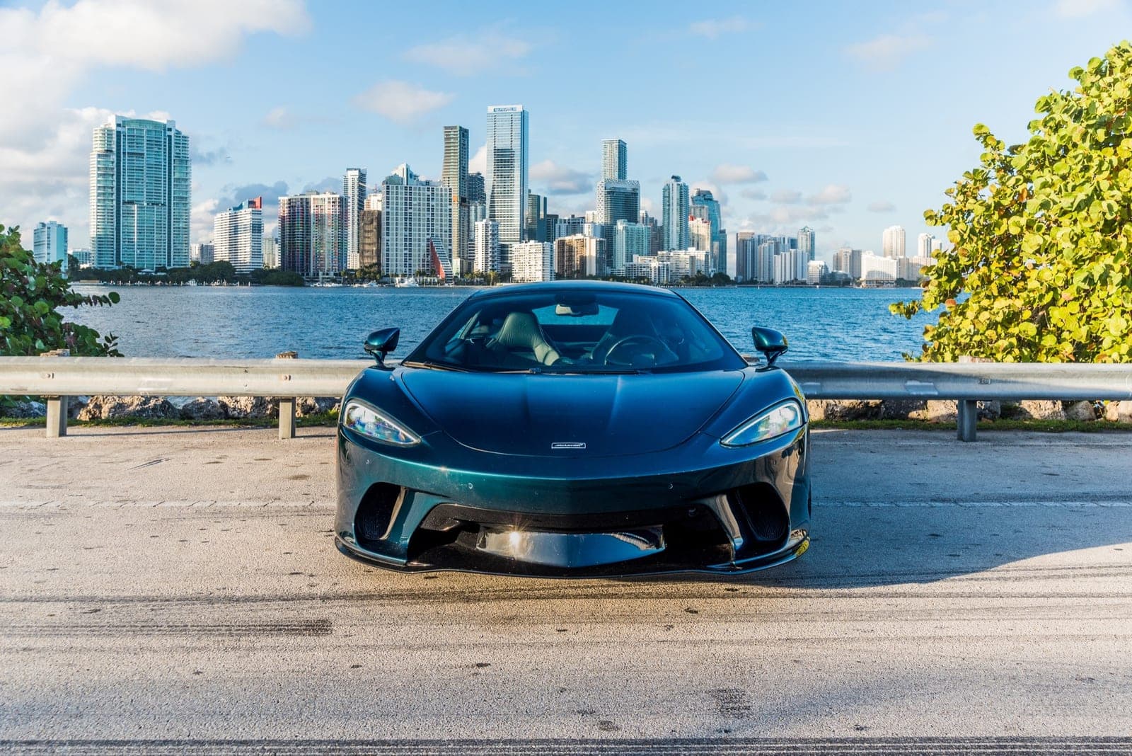 McLaren GT, Verde Volcano, photo 2 of 11