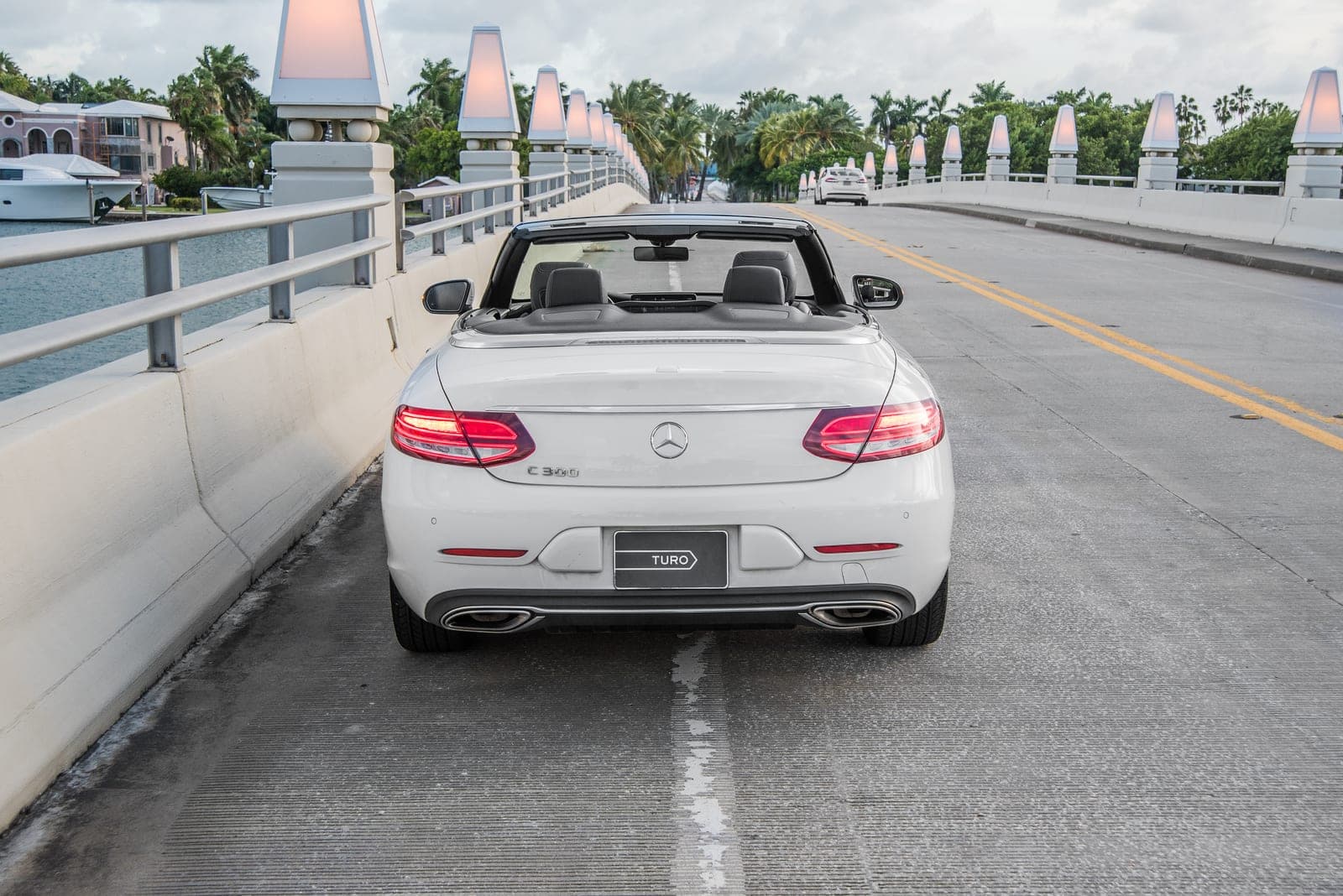 Mercedes-Benz C300 Convertible, Polar White, photo 3 of 10