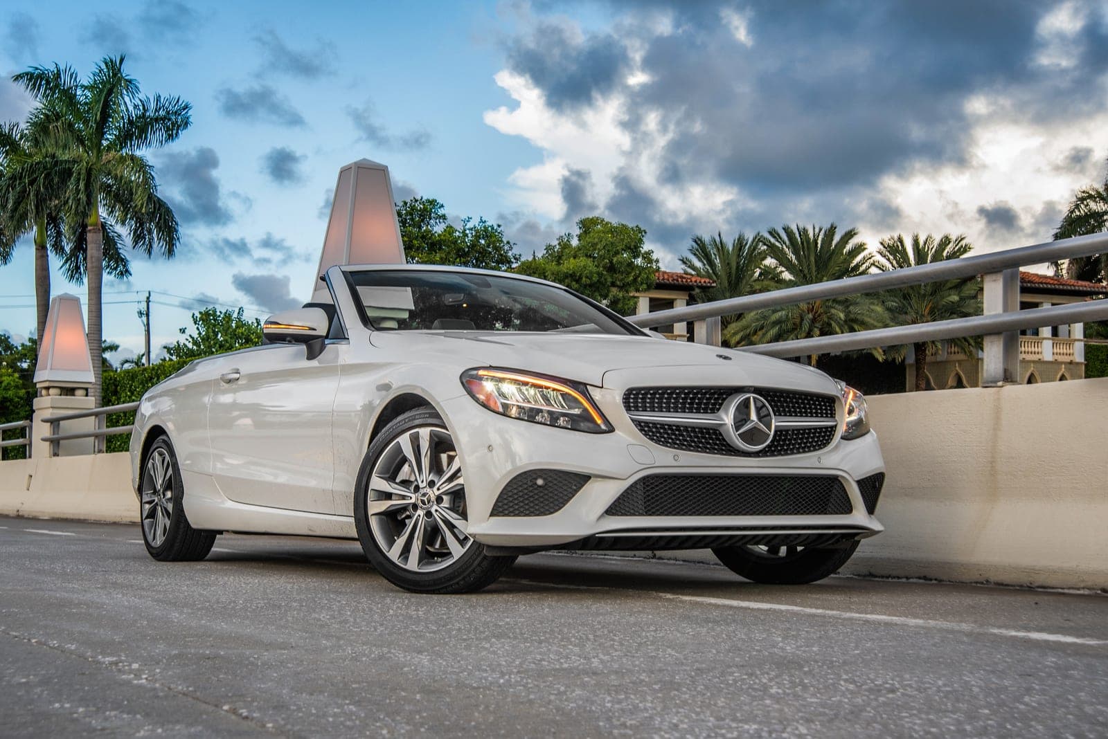 Mercedes-Benz C300 Convertible, Polar White, photo 4 of 10