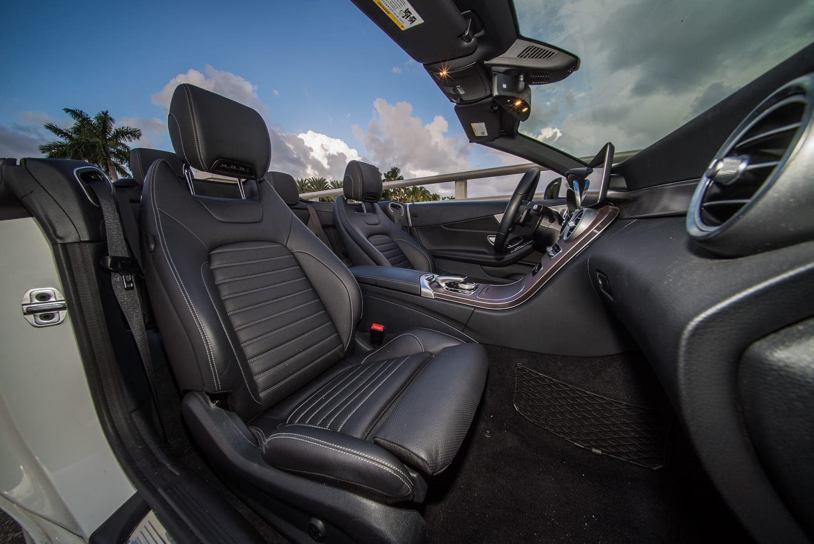 Mercedes-Benz C300 Convertible, Polar White, photo 7 of 10
