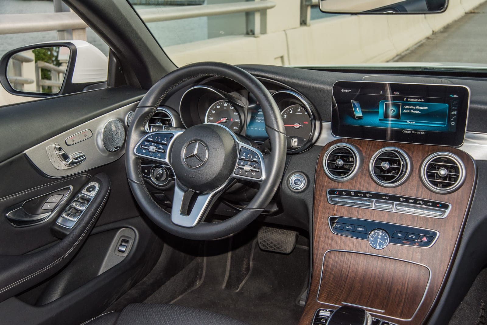 Mercedes-Benz C300 Convertible, Polar White, photo 9 of 10