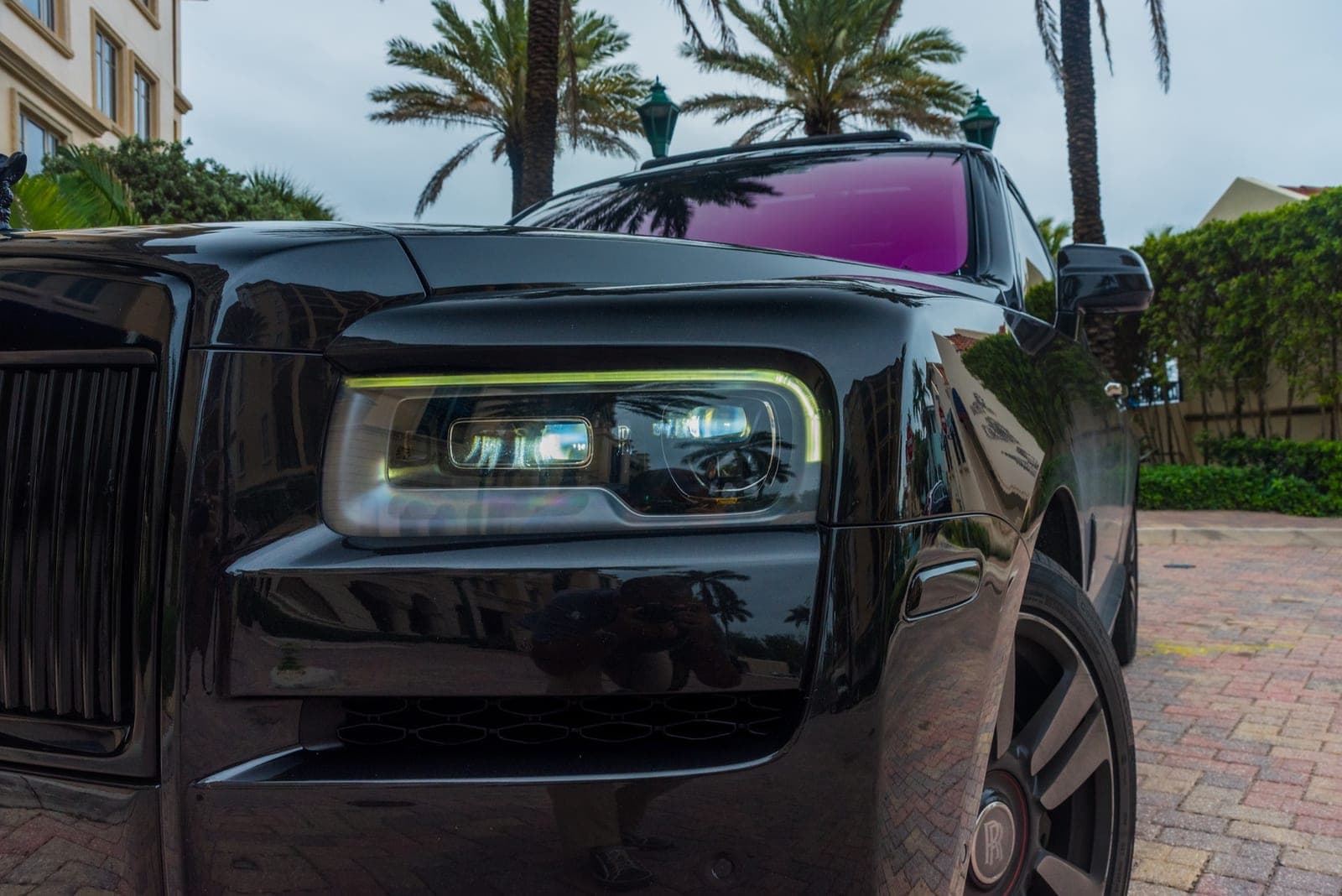Rolls-Royce Cullinan, Black over Teal, photo 5 of 12