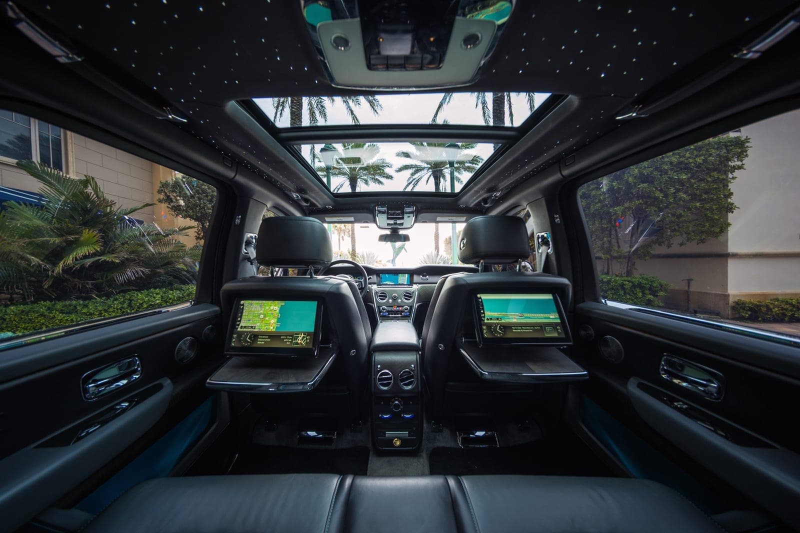 Rolls-Royce Cullinan, Black over Teal, photo 12 of 12
