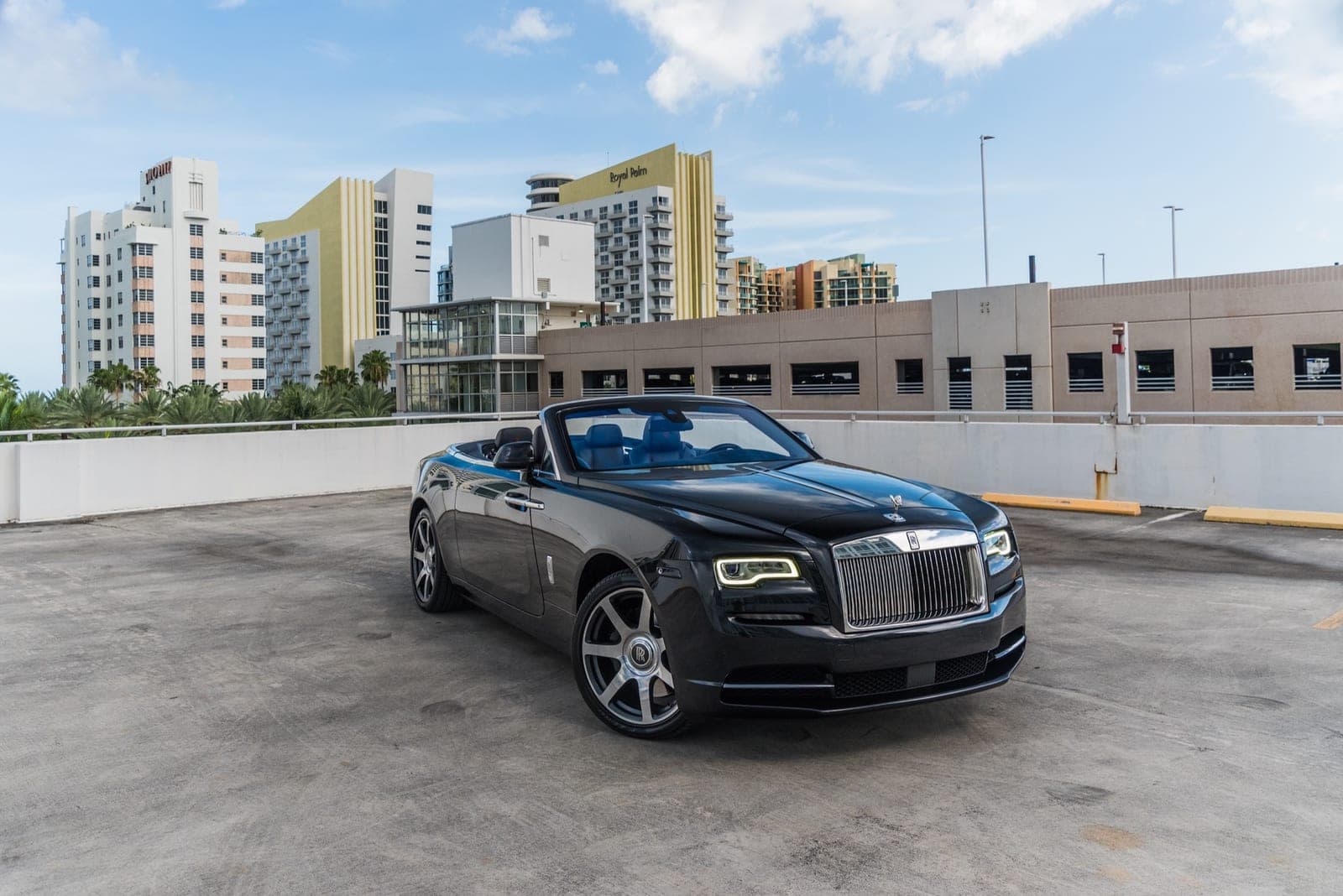 Rolls-Royce Dawn, Black over Black, photo 1 of 12