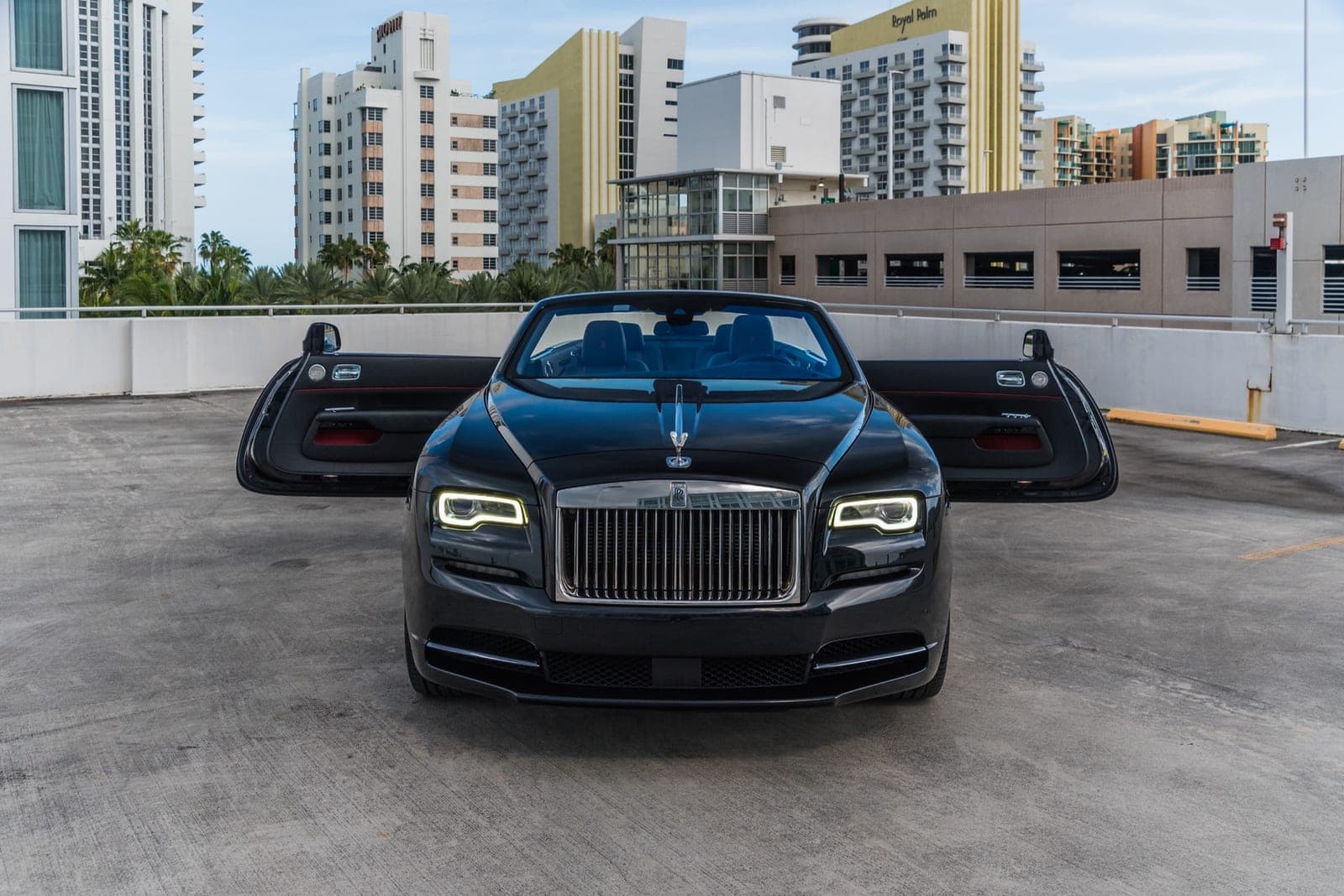 Rolls-Royce Dawn, Black over Black, photo 4 of 12