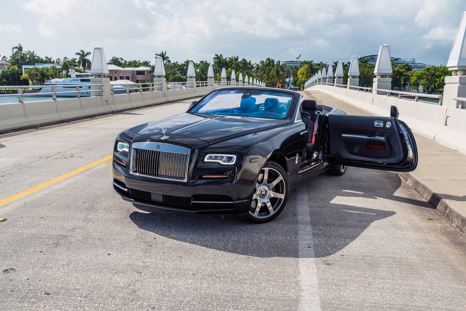 Rolls-Royce Dawn, Black over Mugello Red, photo 1 of 9