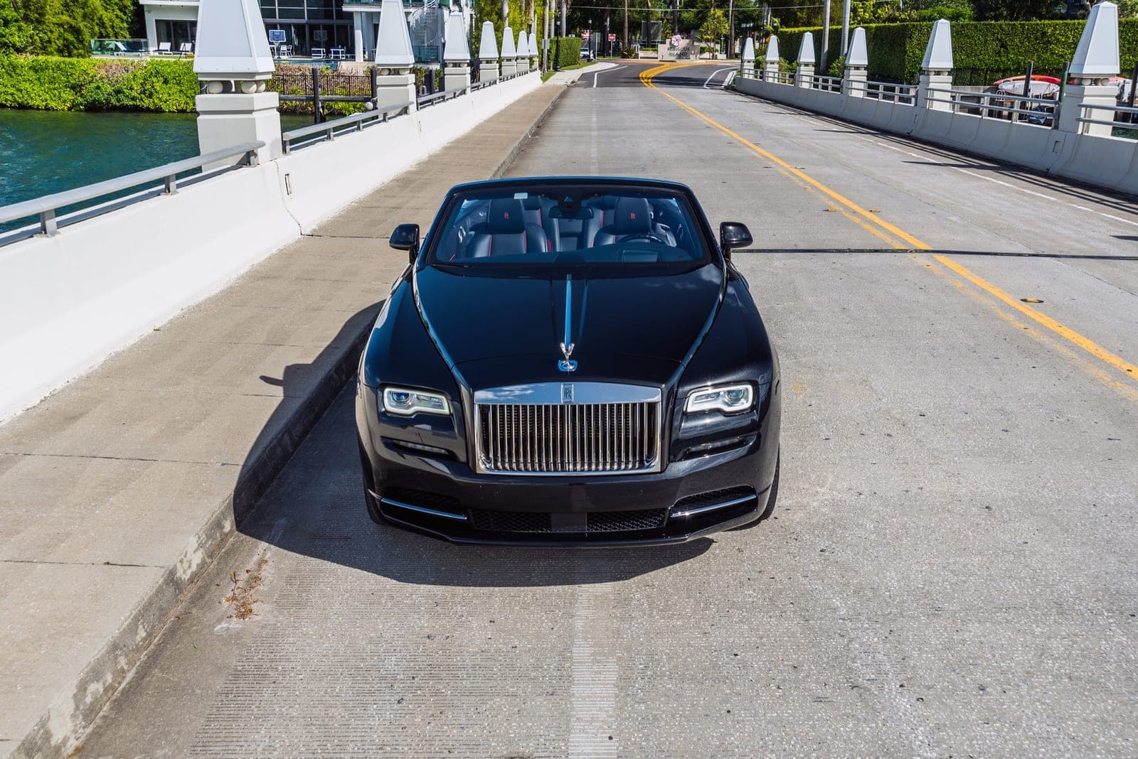 Rolls-Royce Dawn, Black over Mugello Red, photo 5 of 9