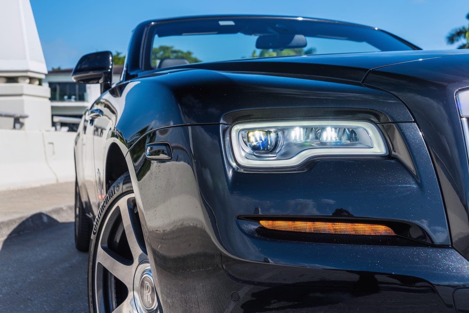 Rolls-Royce Dawn, Black over Mugello Red, photo 8 of 9