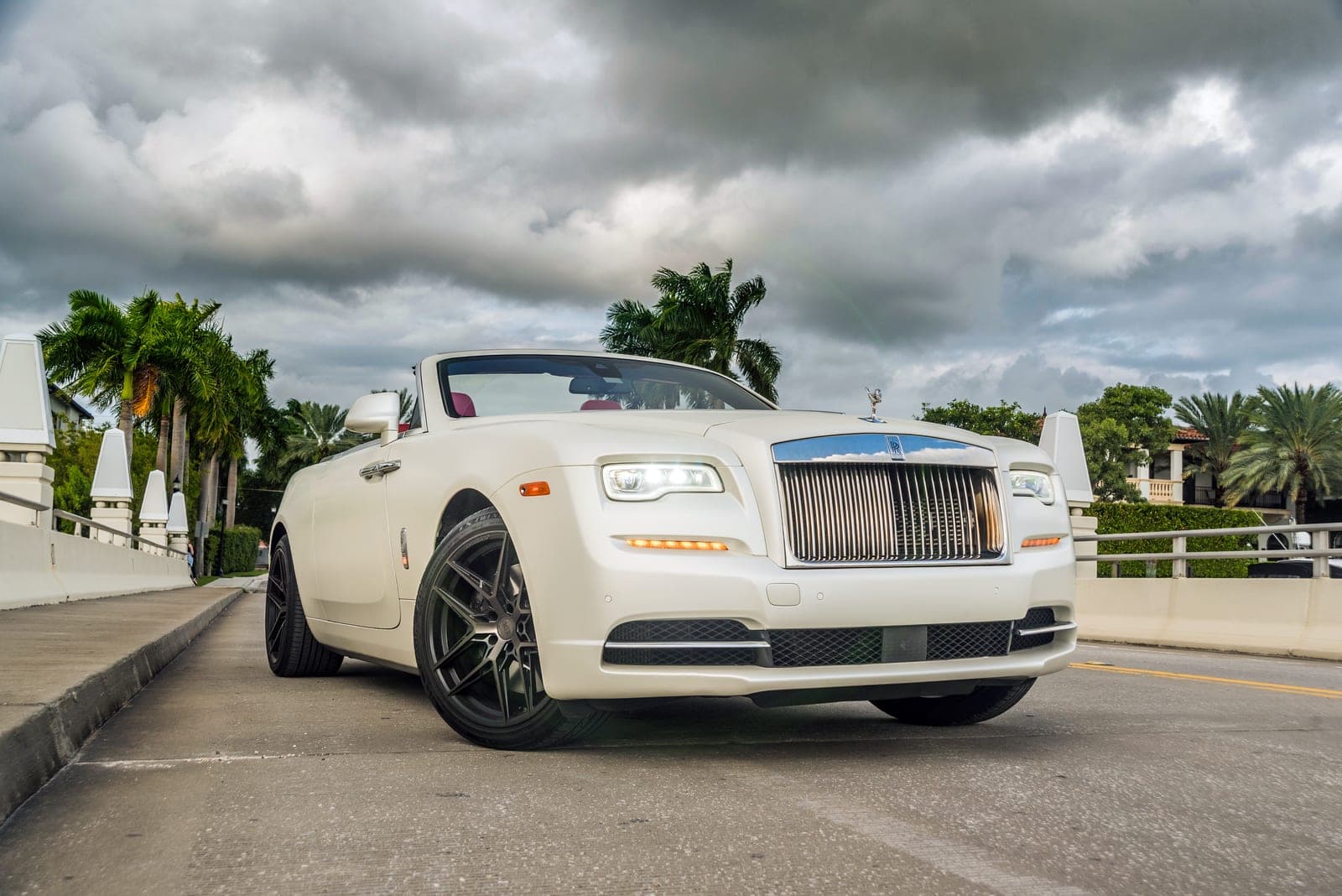 Rolls-Royce Dawn, Satin White, photo 1 of 13
